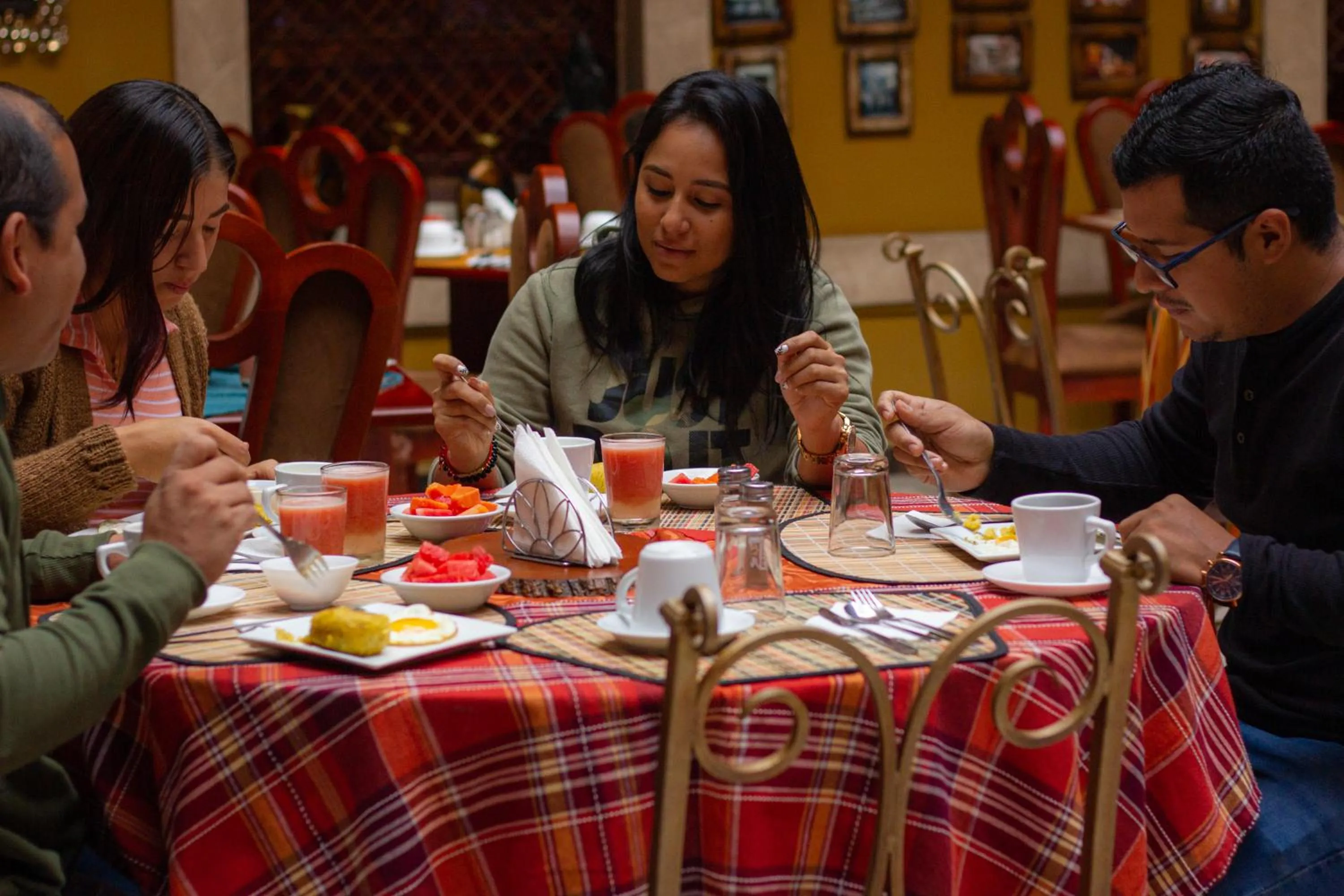 Restaurant/places to eat in Hotel Campanario