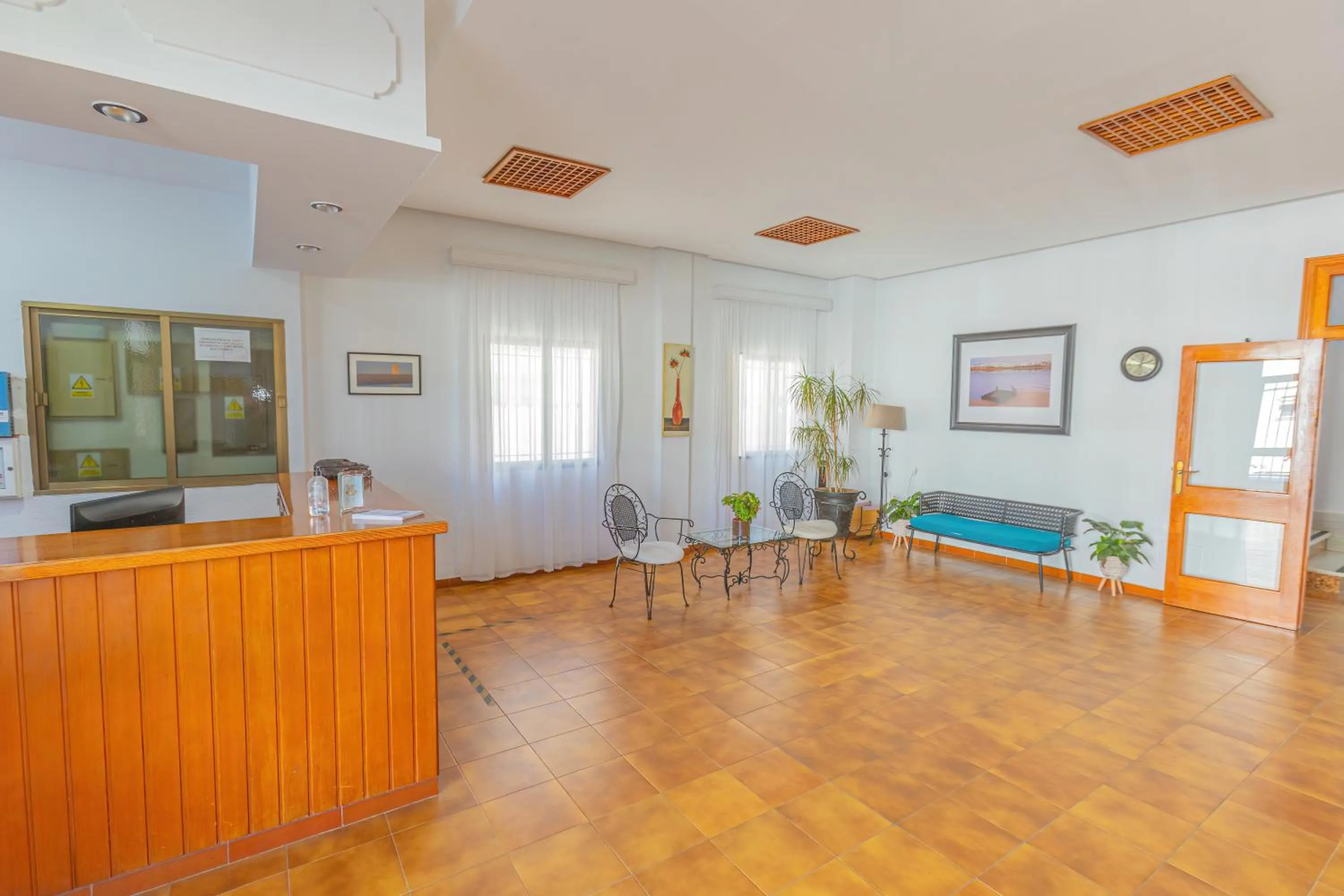Lobby or reception in Hotel Tres Jotas Conil