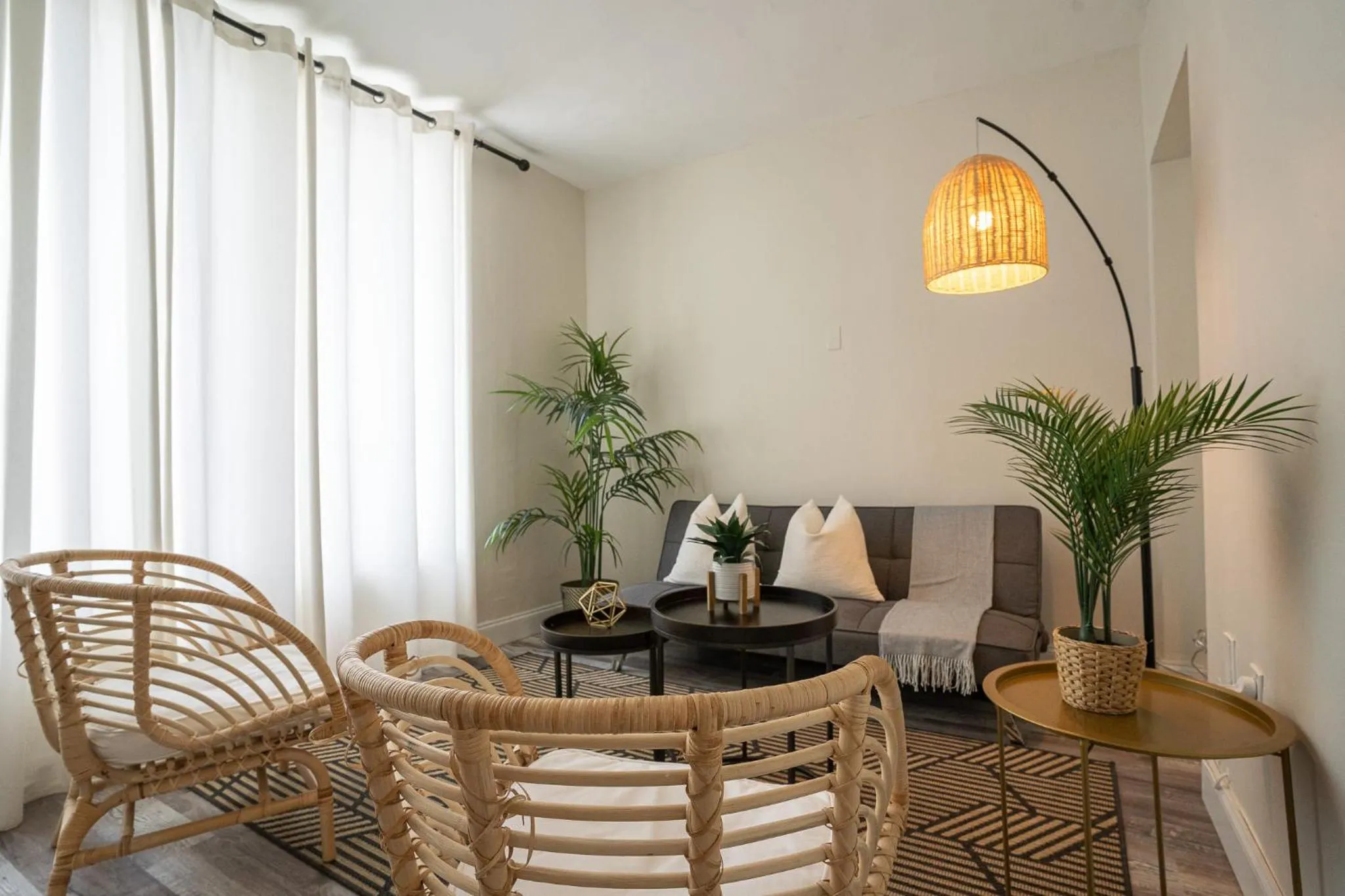 Oia House Brickell Beach 10 minutes Pool Location