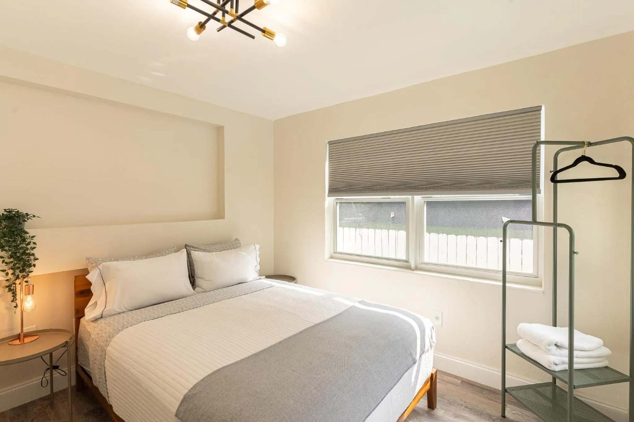 Bed in Oia House Brickell Beach 10 minutes Pool Location