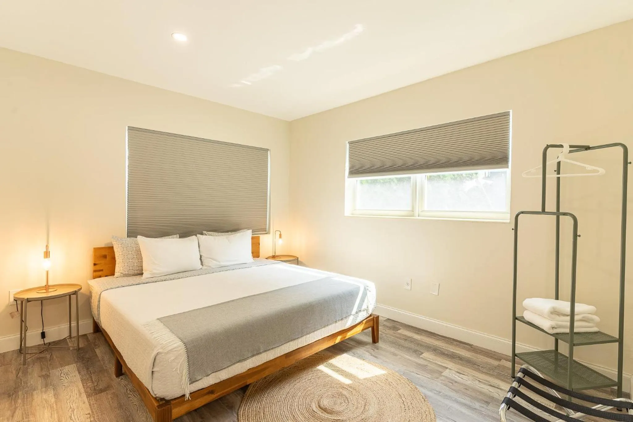 Bed in Oia House Brickell Beach 10 minutes Pool Location