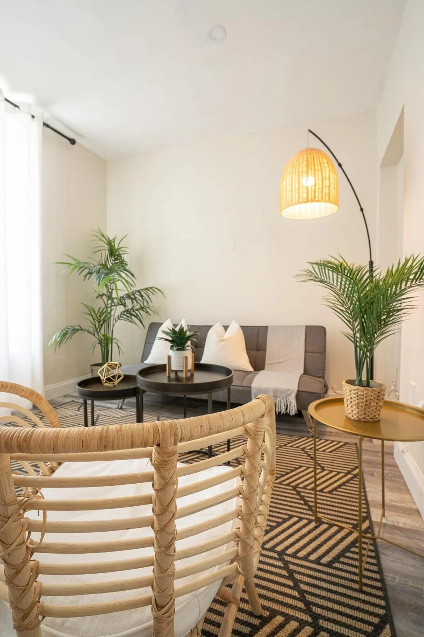 Oia House Brickell Beach 10 minutes Pool Location