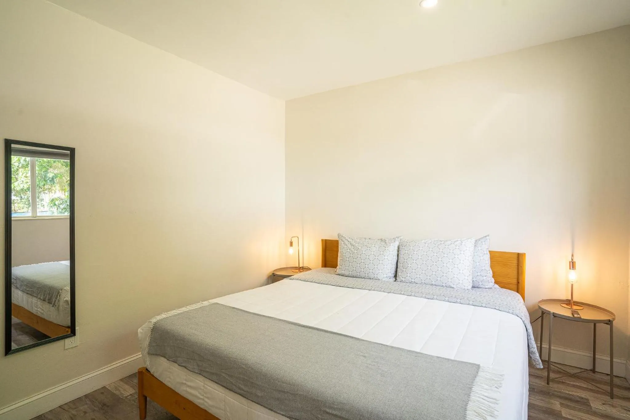 Bed in Oia House Brickell Beach 10 minutes Pool Location