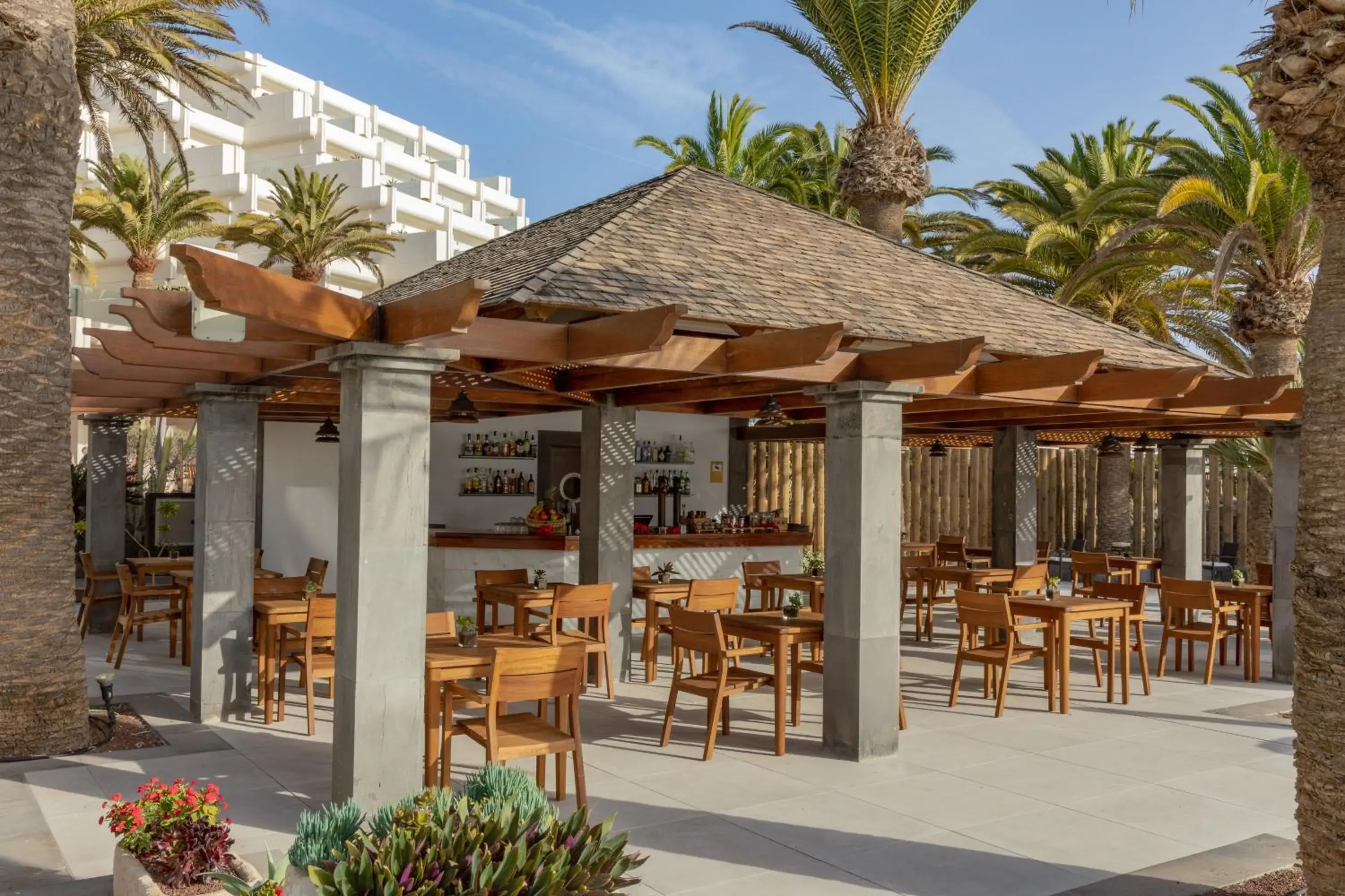 Lounge or bar in Paradisus by Meliá Salinas Lanzarote - All Inclusive - Adults Only Lounge or bar in Paradisus by Meliá Salinas Lanzarote - All Inclusive - Adults Only