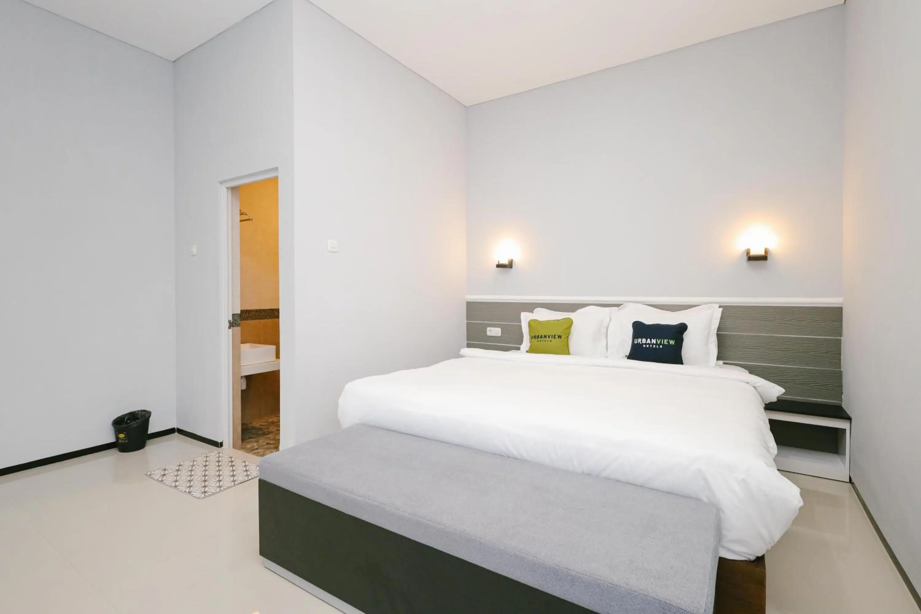 Bedroom in Urbanview B Syariah Lumajang by RedDoorz