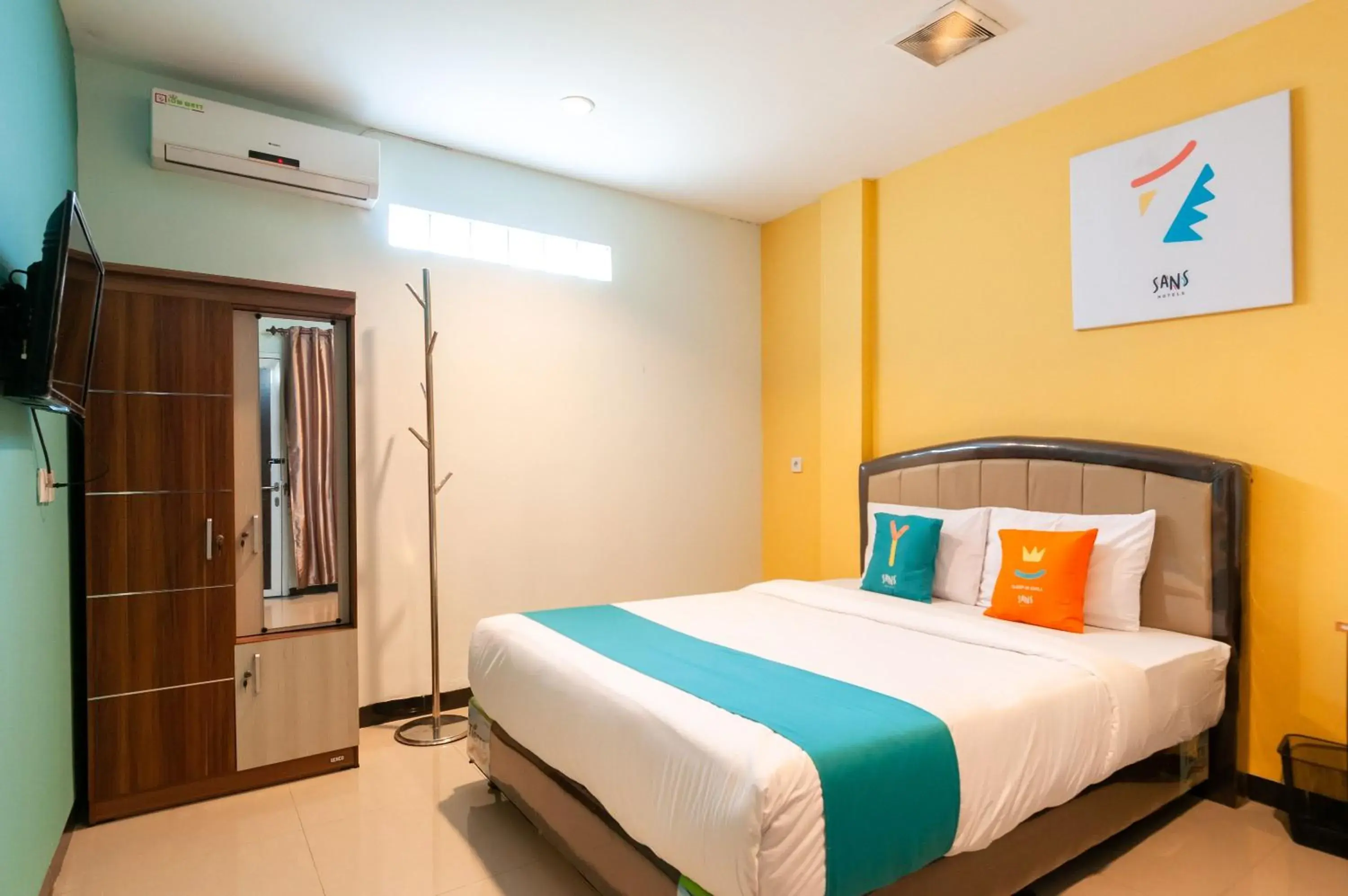 Deluxe Double Room in Sans Hotel Finest Medan Deluxe Double Room in Sans Hotel Finest Medan