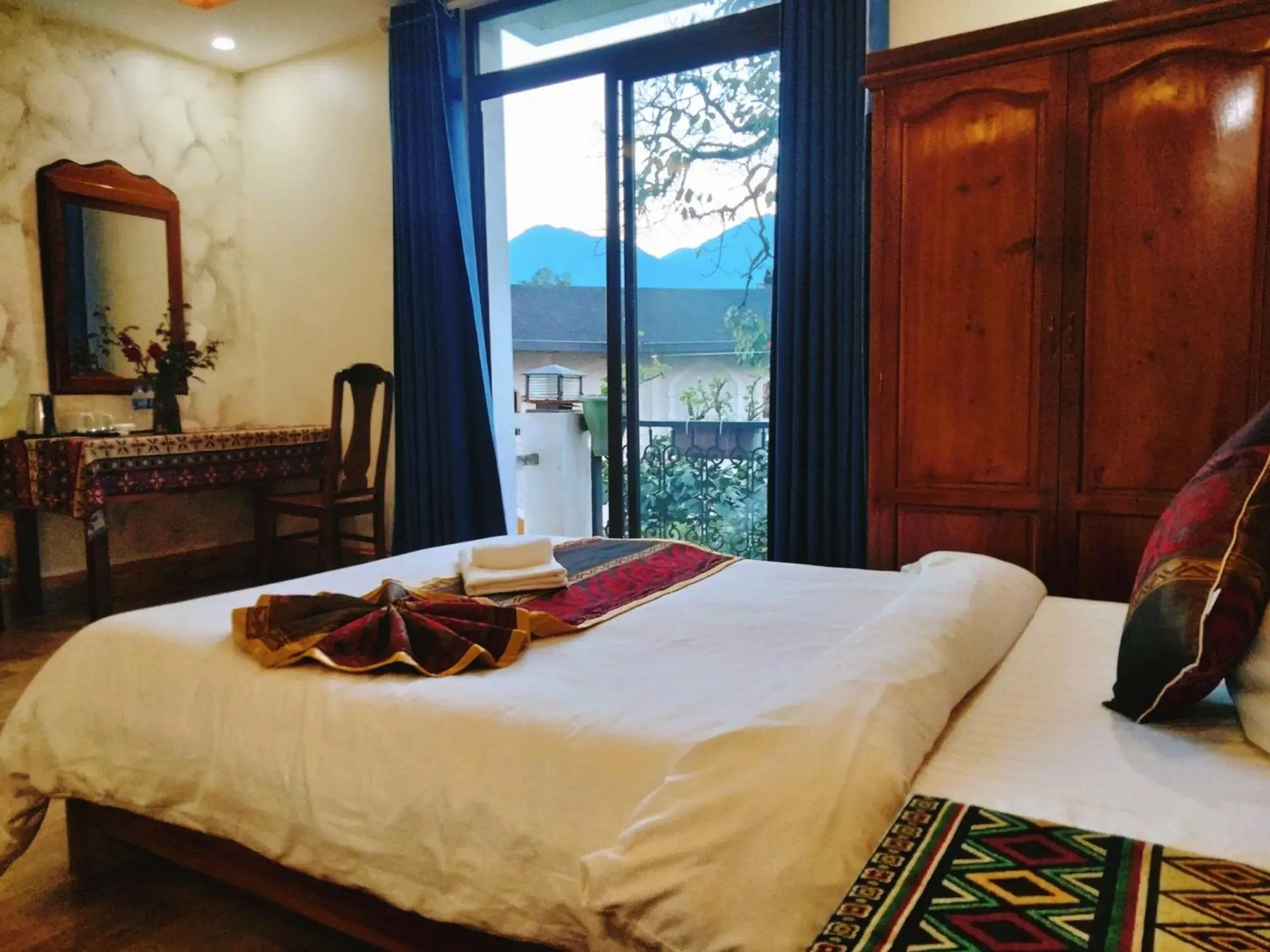 Family Room with Mountain View in Sapa Alley Homestay Family Room with Mountain View in Sapa Alley Homestay