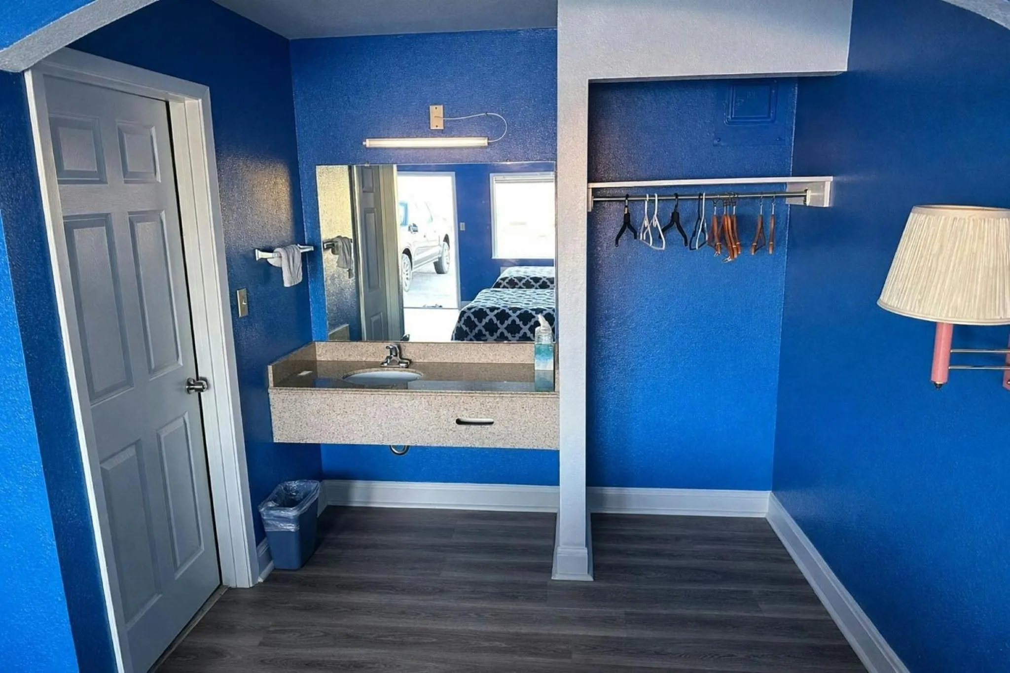 Bedroom in Apollo Lodge and RV Park