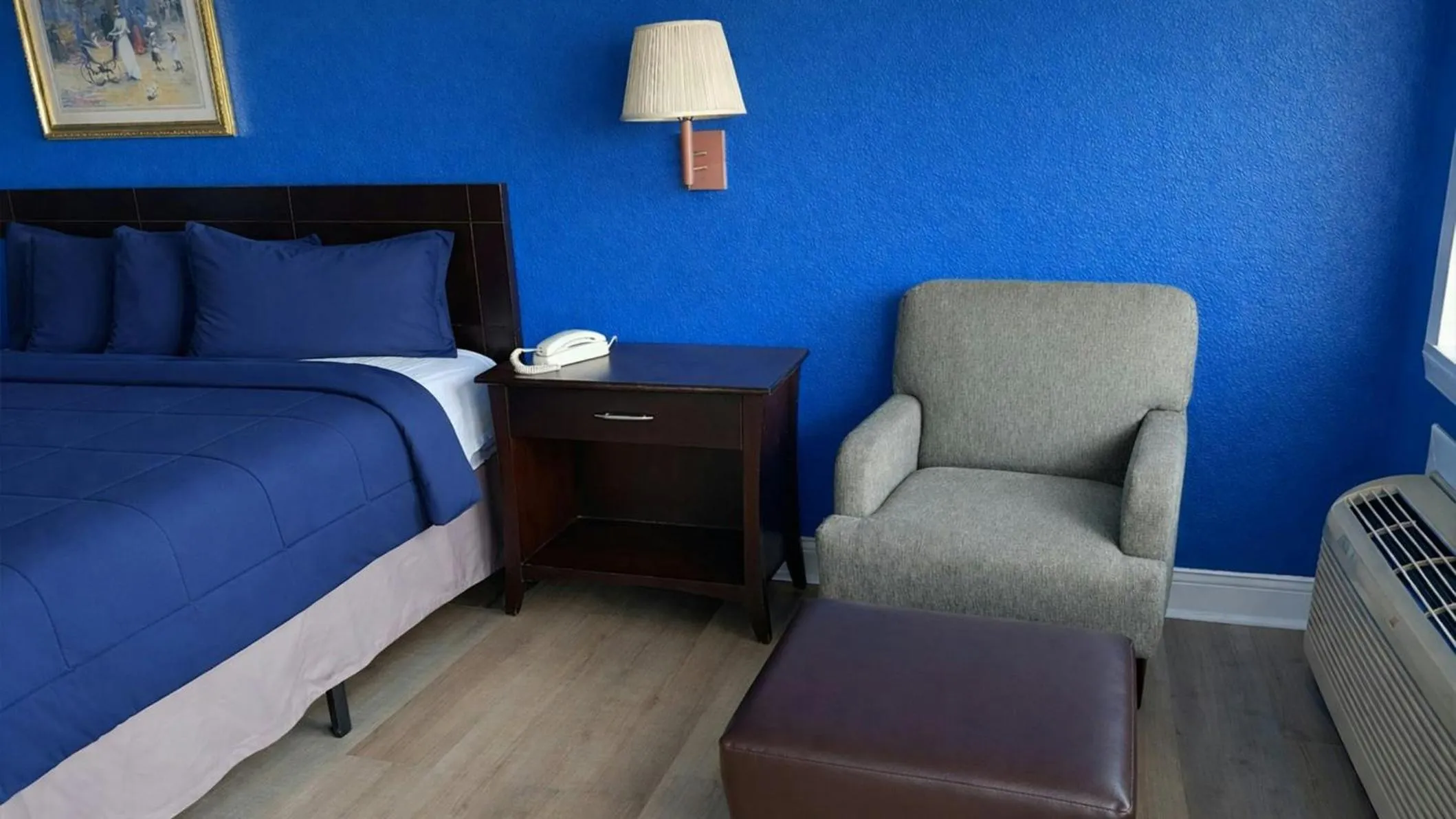 Bedroom in Apollo Lodge and RV Park