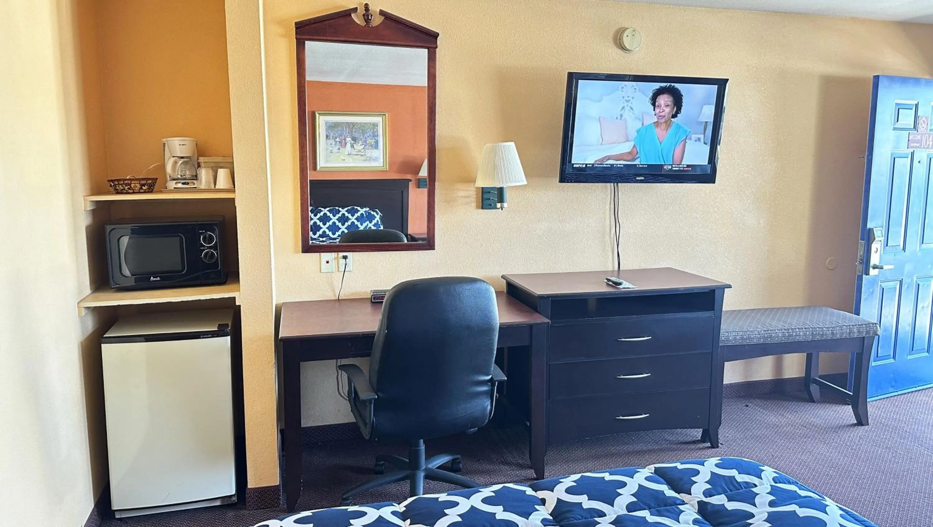 Bedroom, Bed in Apollo Lodge and RV Park