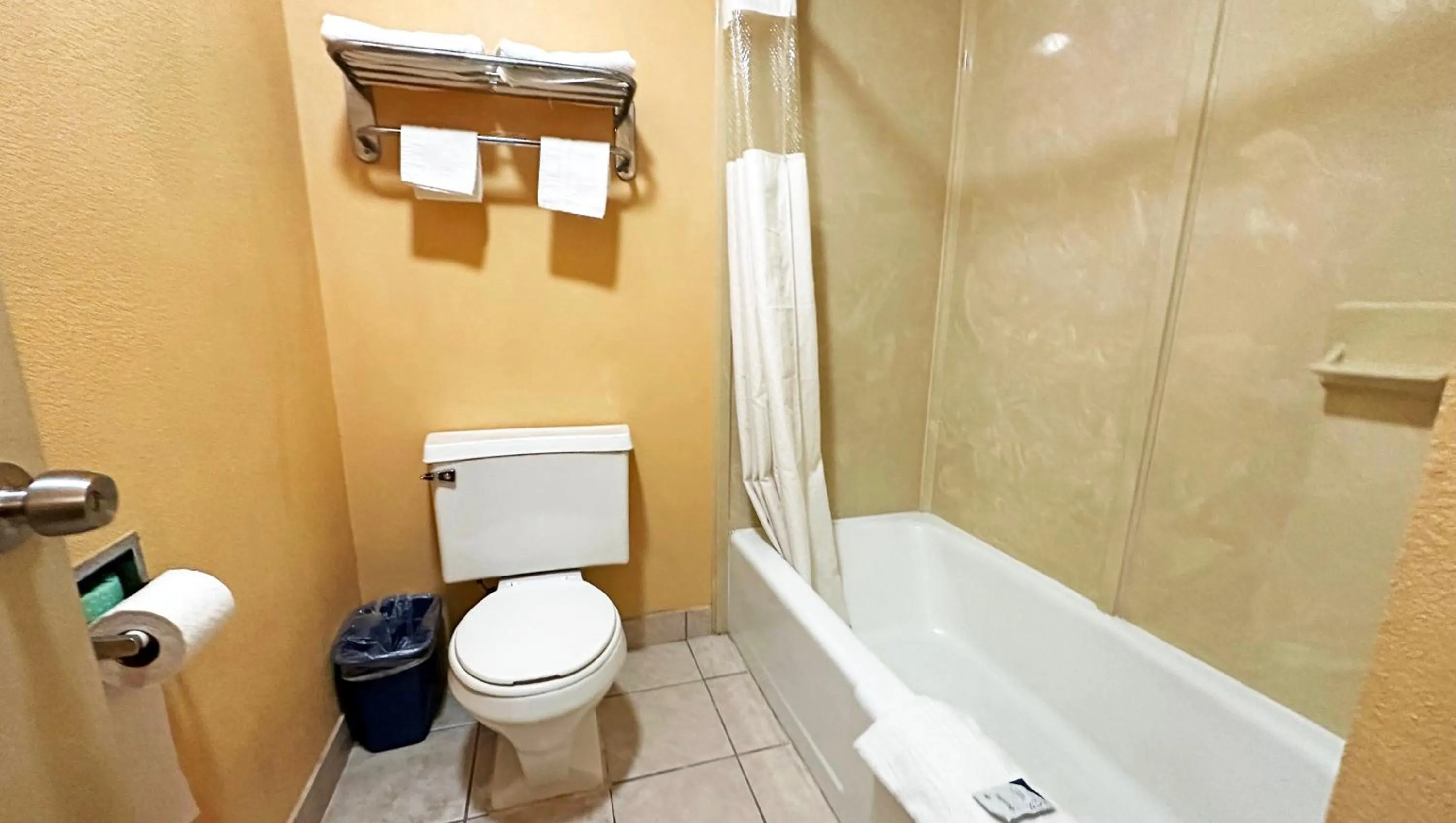 Bathroom in Apollo Lodge and RV Park