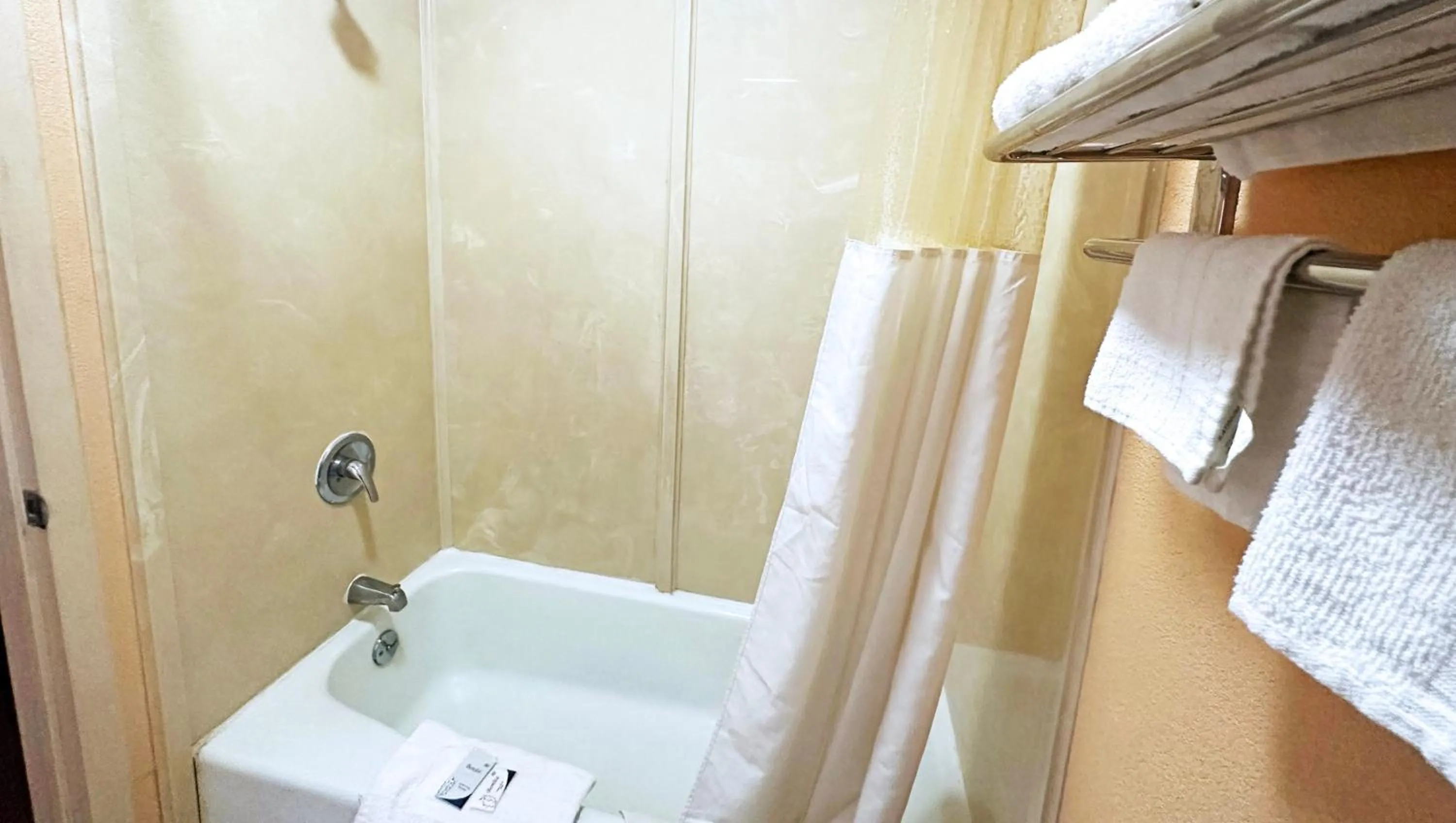 Bathroom in Apollo Lodge and RV Park