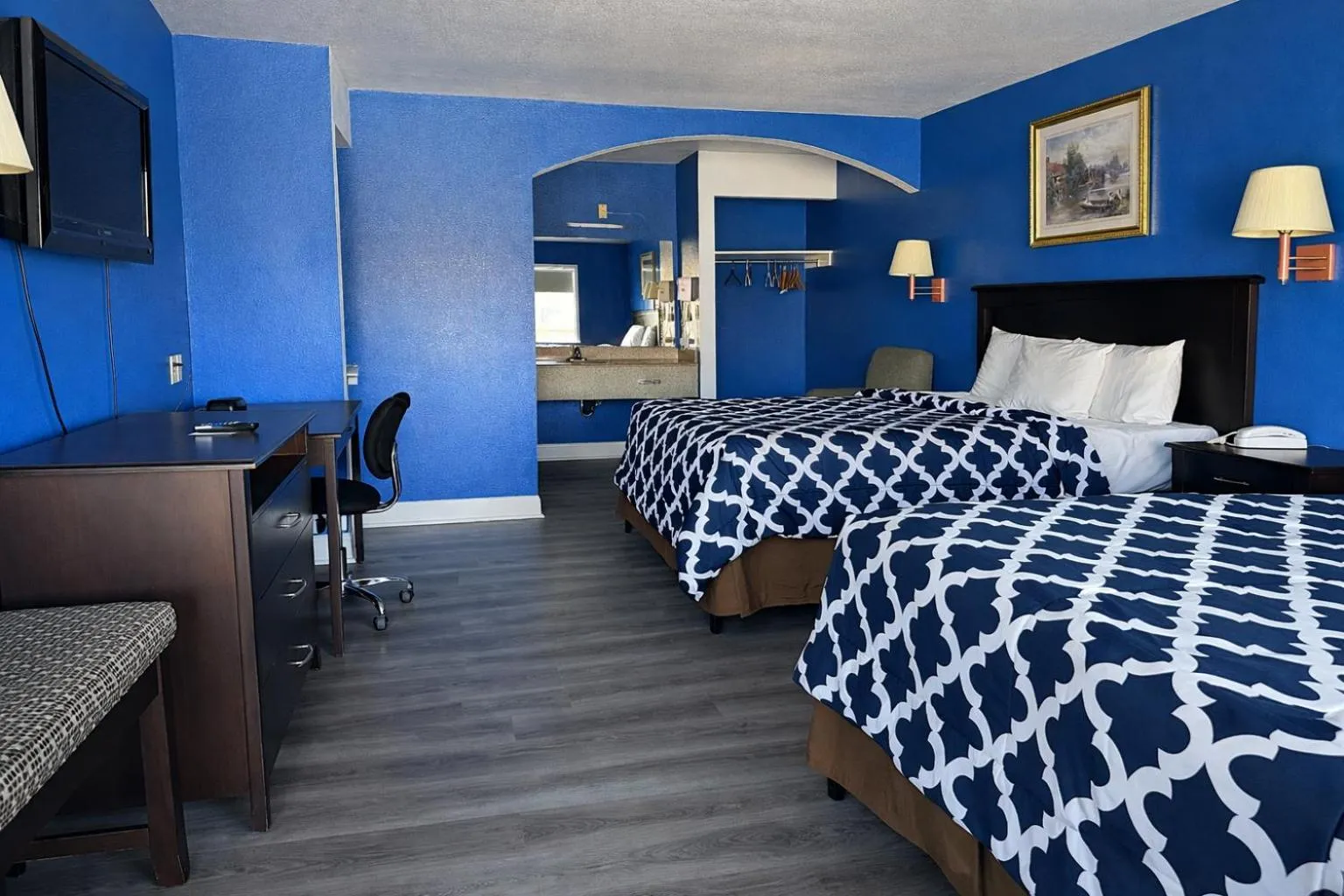 Bed in Apollo Lodge and RV Park