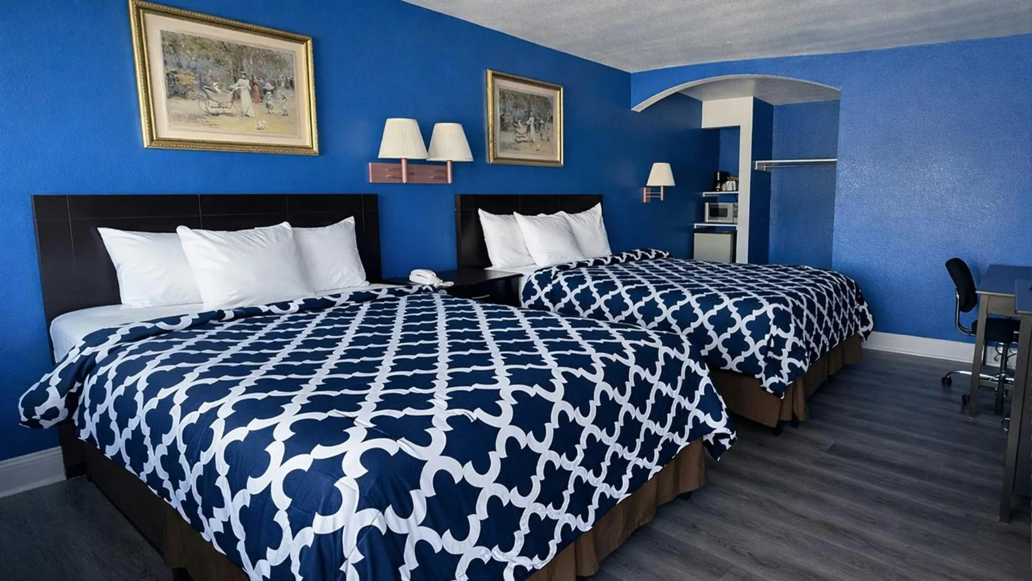 Photo of the whole room in Apollo Lodge and RV Park