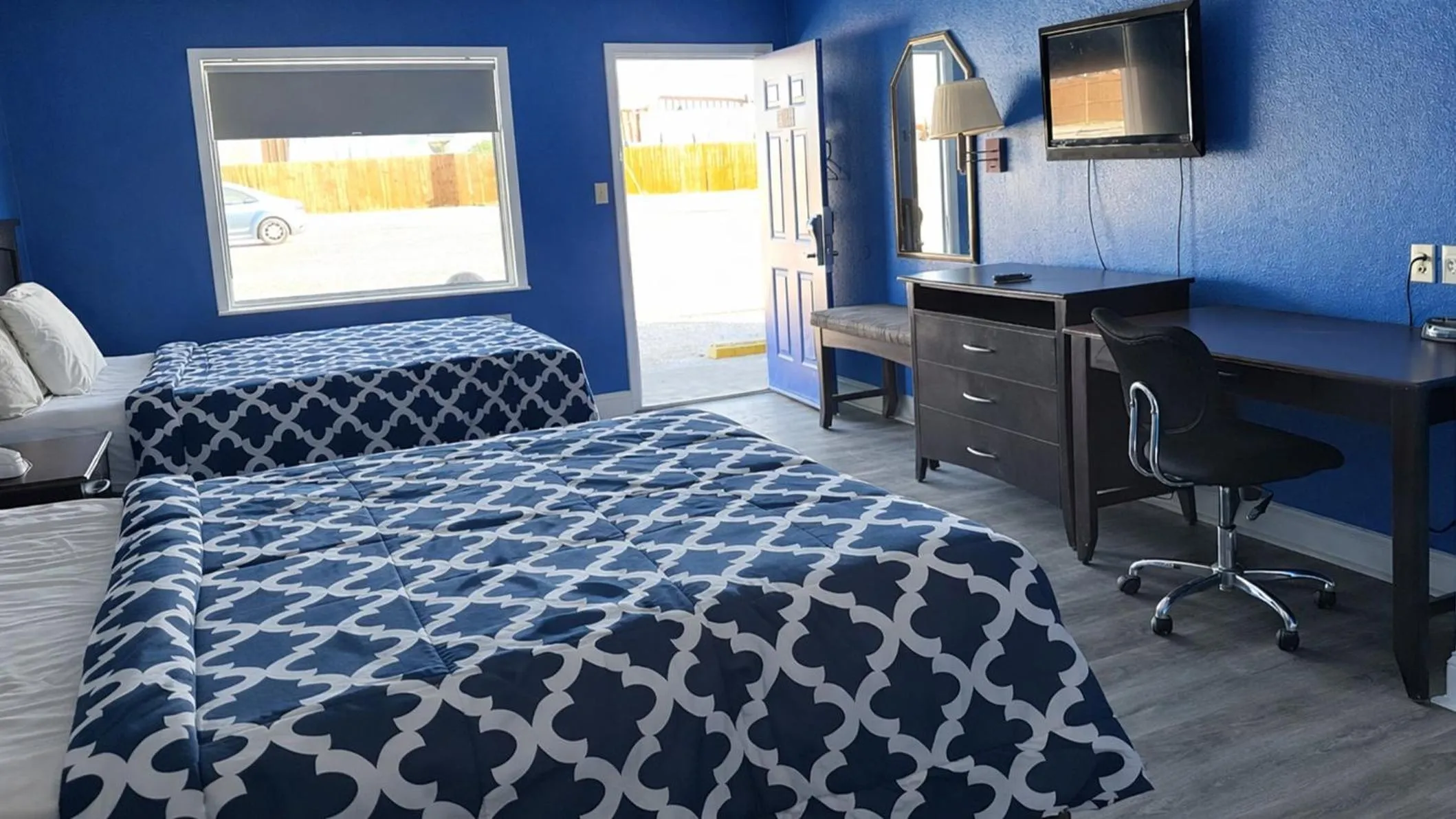 Bedroom, Bed in Apollo Lodge and RV Park