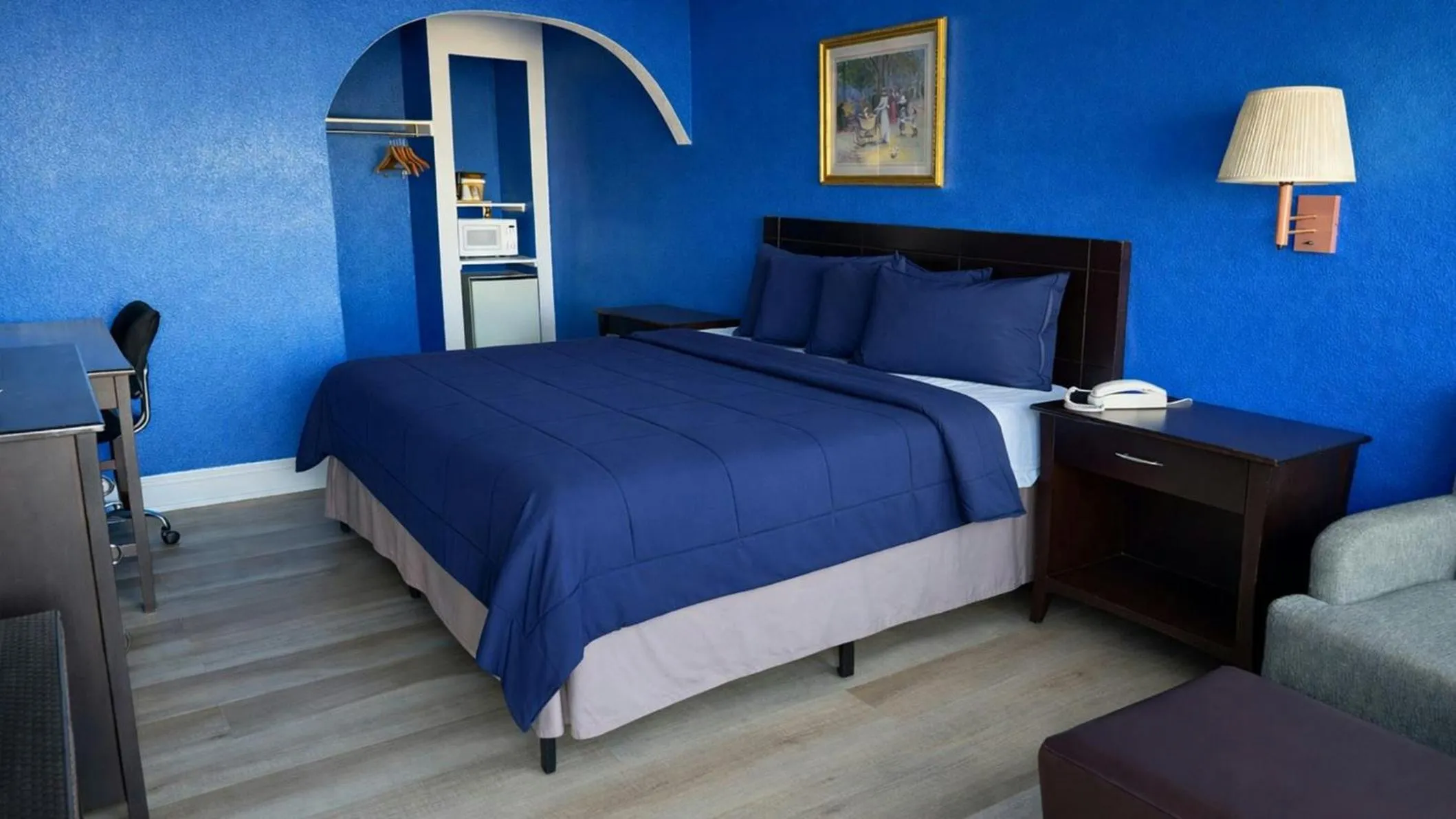 Bedroom in Apollo Lodge and RV Park