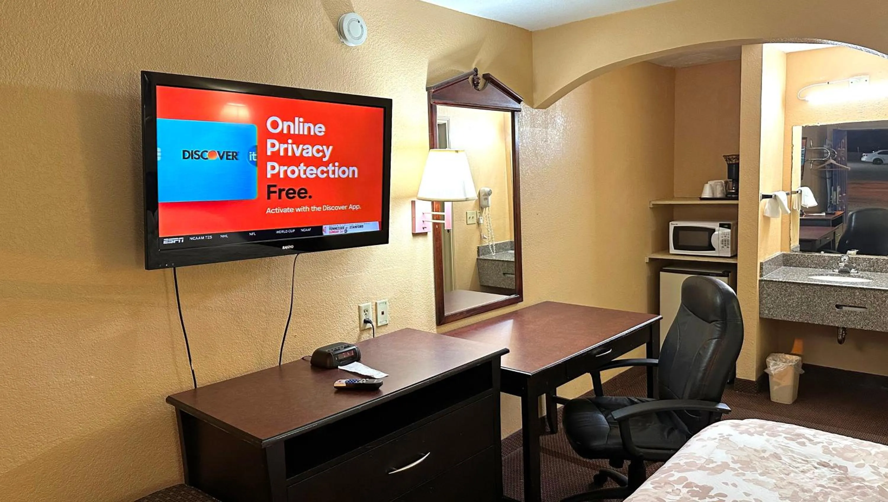 Bedroom in Apollo Lodge and RV Park