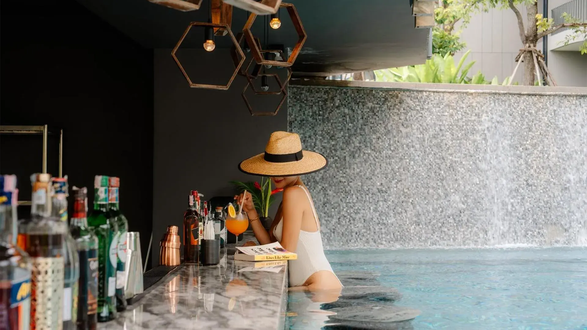 Swimming pool in VARANA Krabi Hotel Swimming pool in VARANA Krabi Hotel