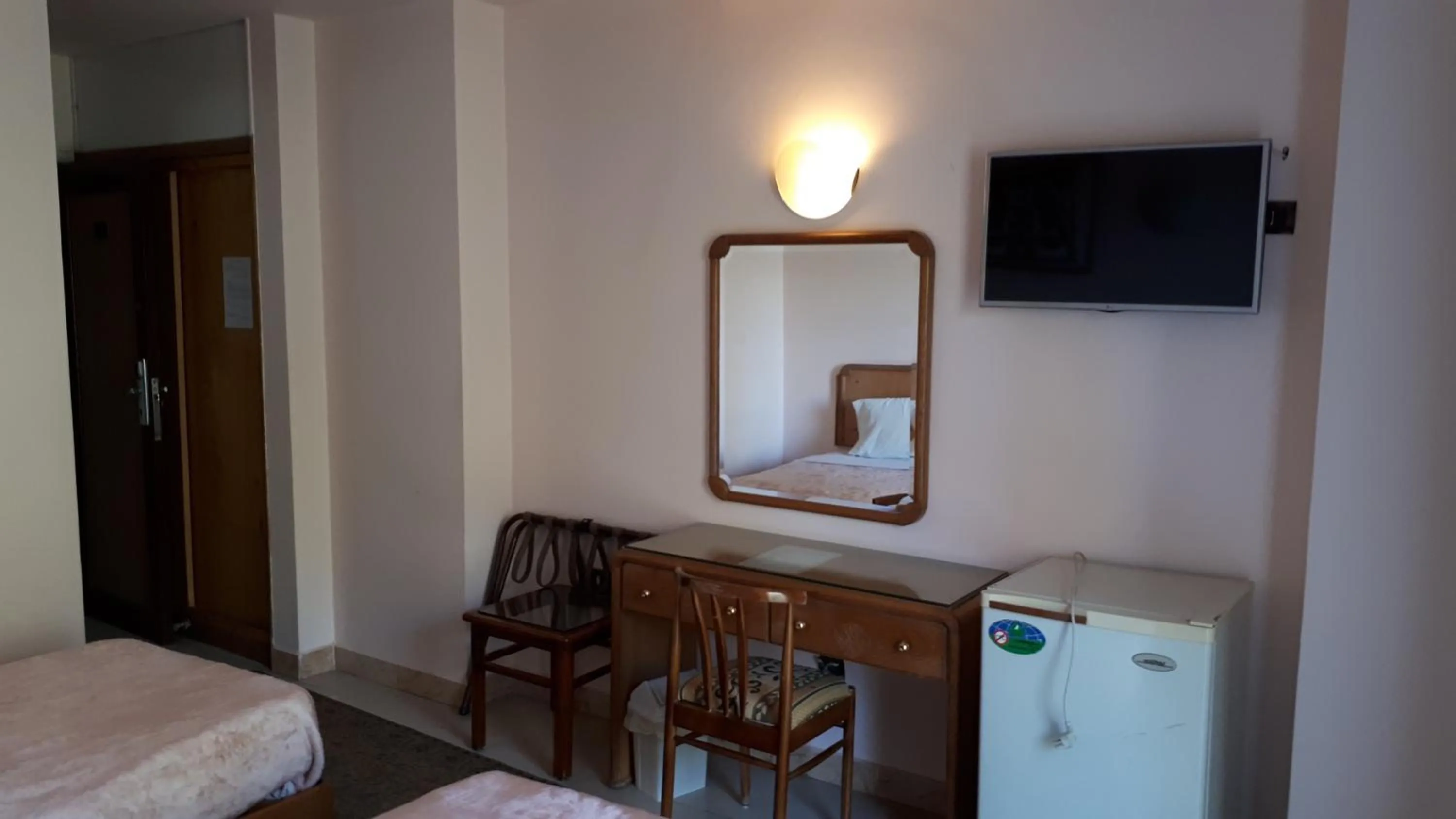 TV and multimedia, Bed in New Pola Hotel