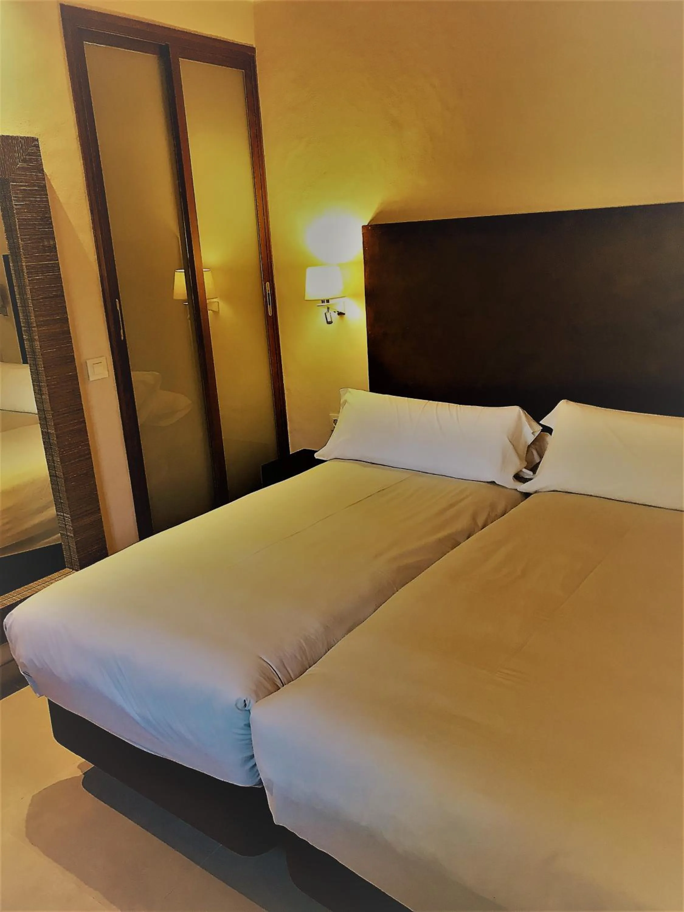 Bed in Chillout Hotel Tres Mares