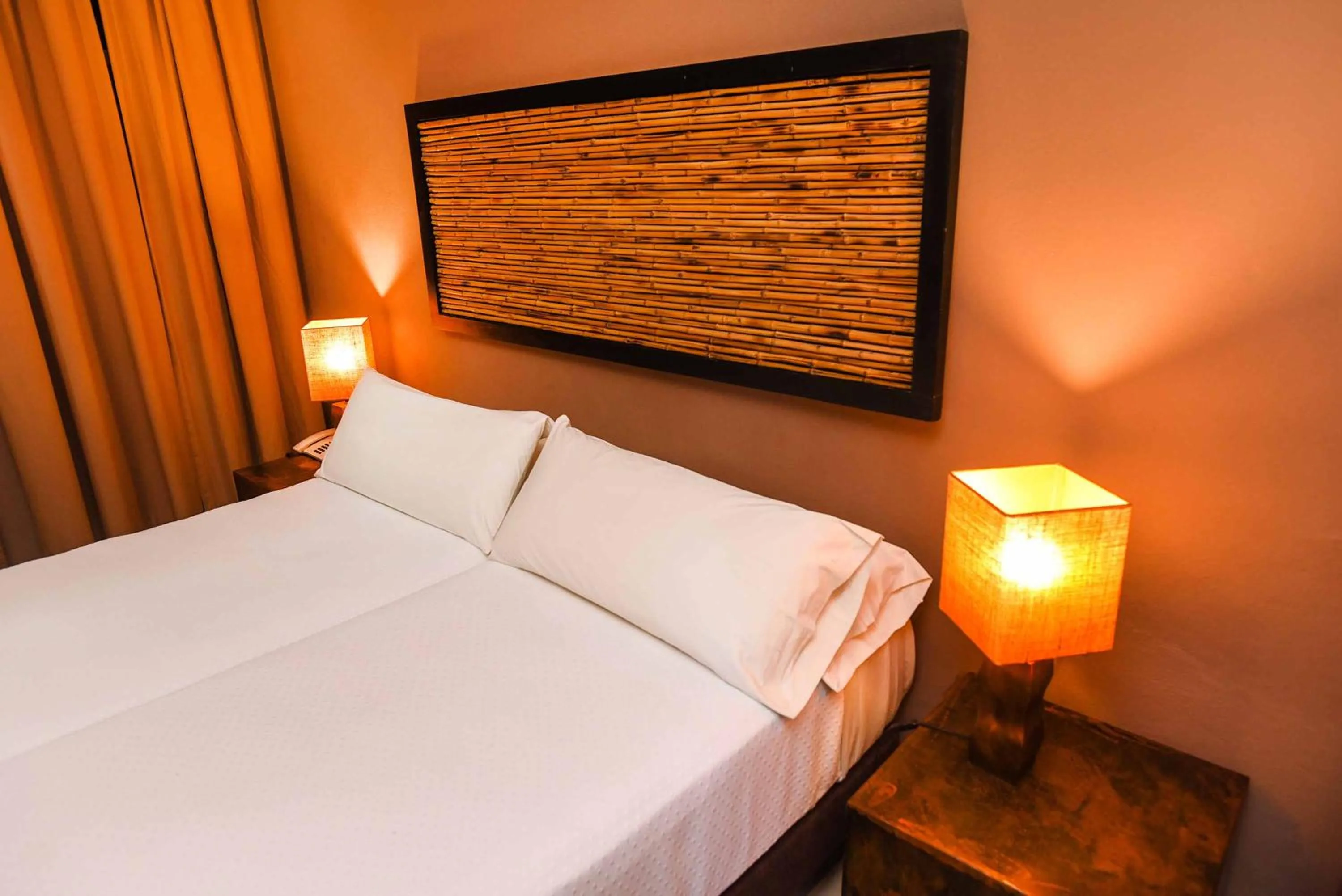 Bedroom, Bed in Chillout Hotel Tres Mares