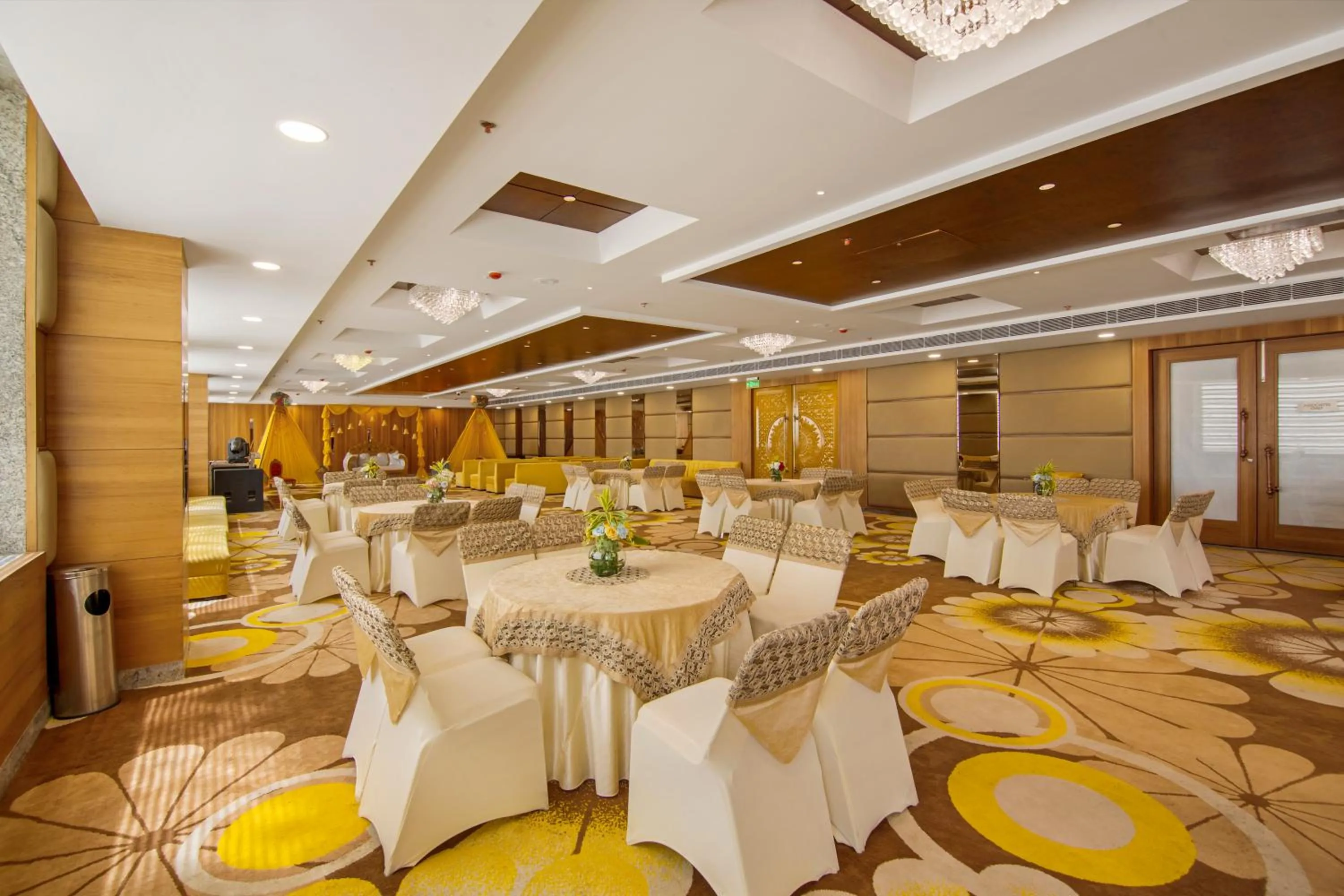 Banquet/Function facilities in Sarovar Portico Sonipat