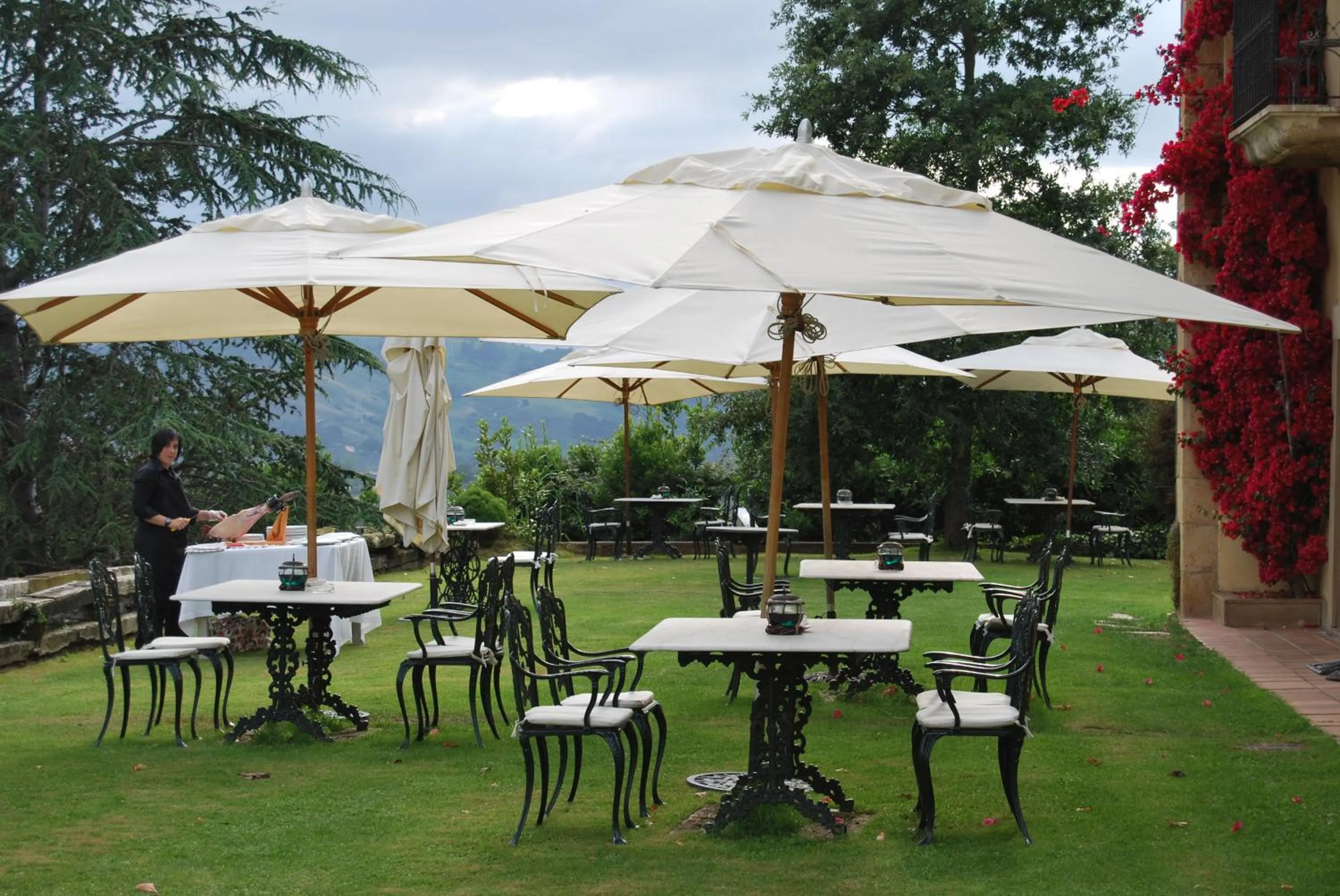 Restaurant/places to eat in Palacio de Cutre