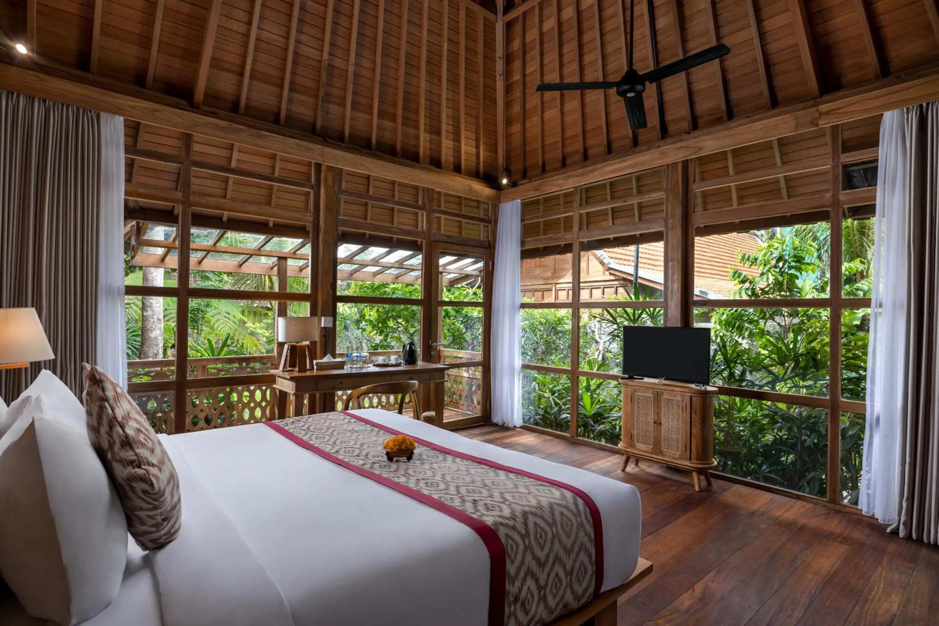 View (from property/room), Bed in RUMAH KAYU RESORT