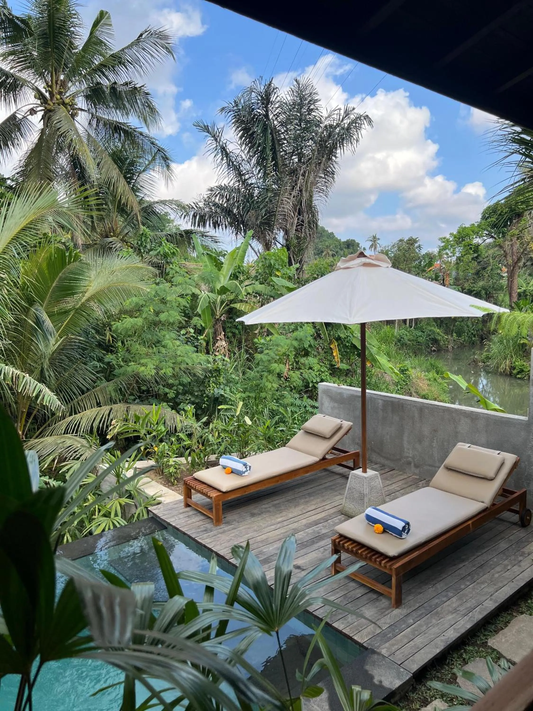 sunbed in RUMAH KAYU RESORT