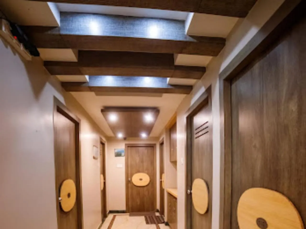 Amarjeet Hotel