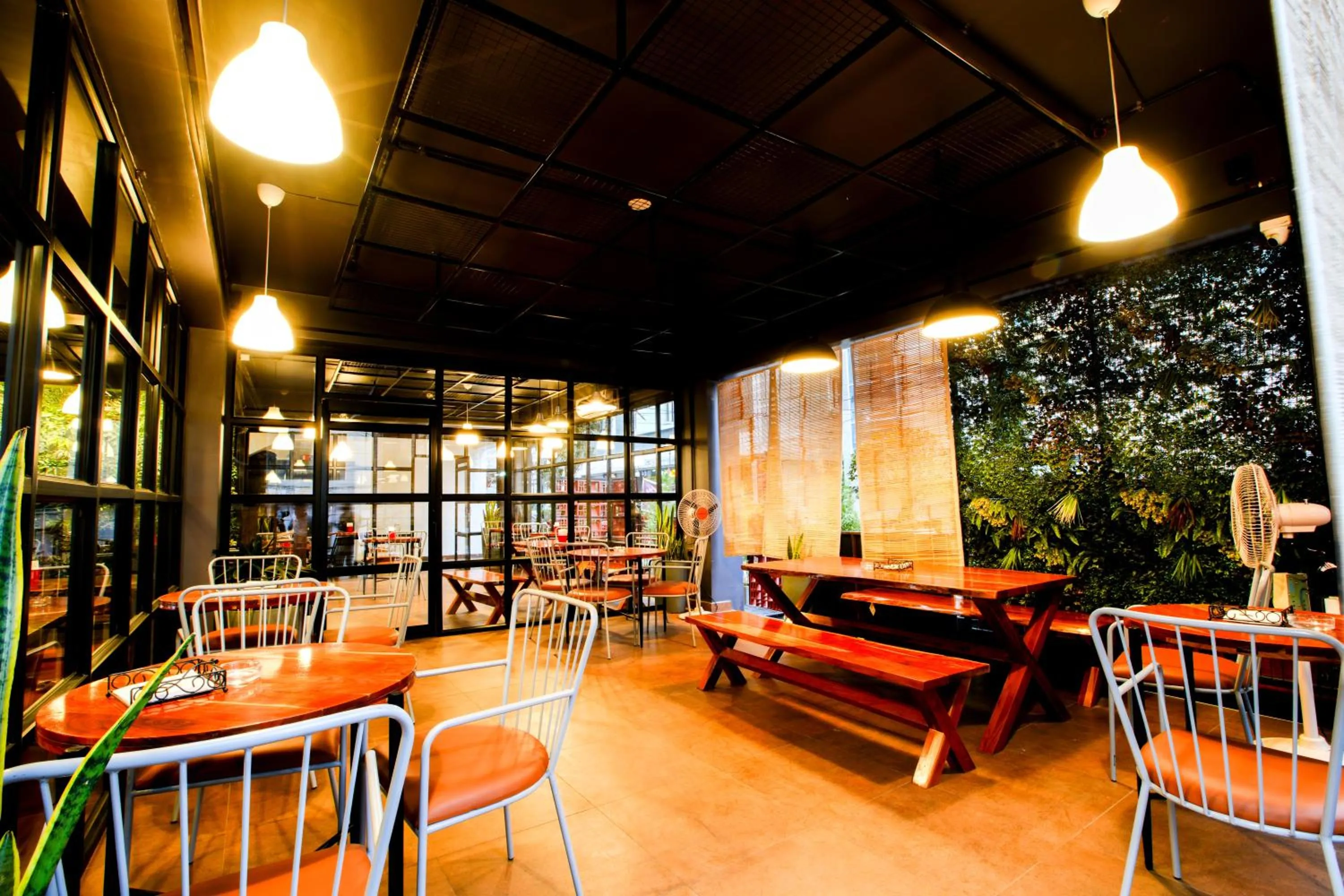 Restaurant/places to eat in La Hometel Hotel - HITECH City Hyderabad