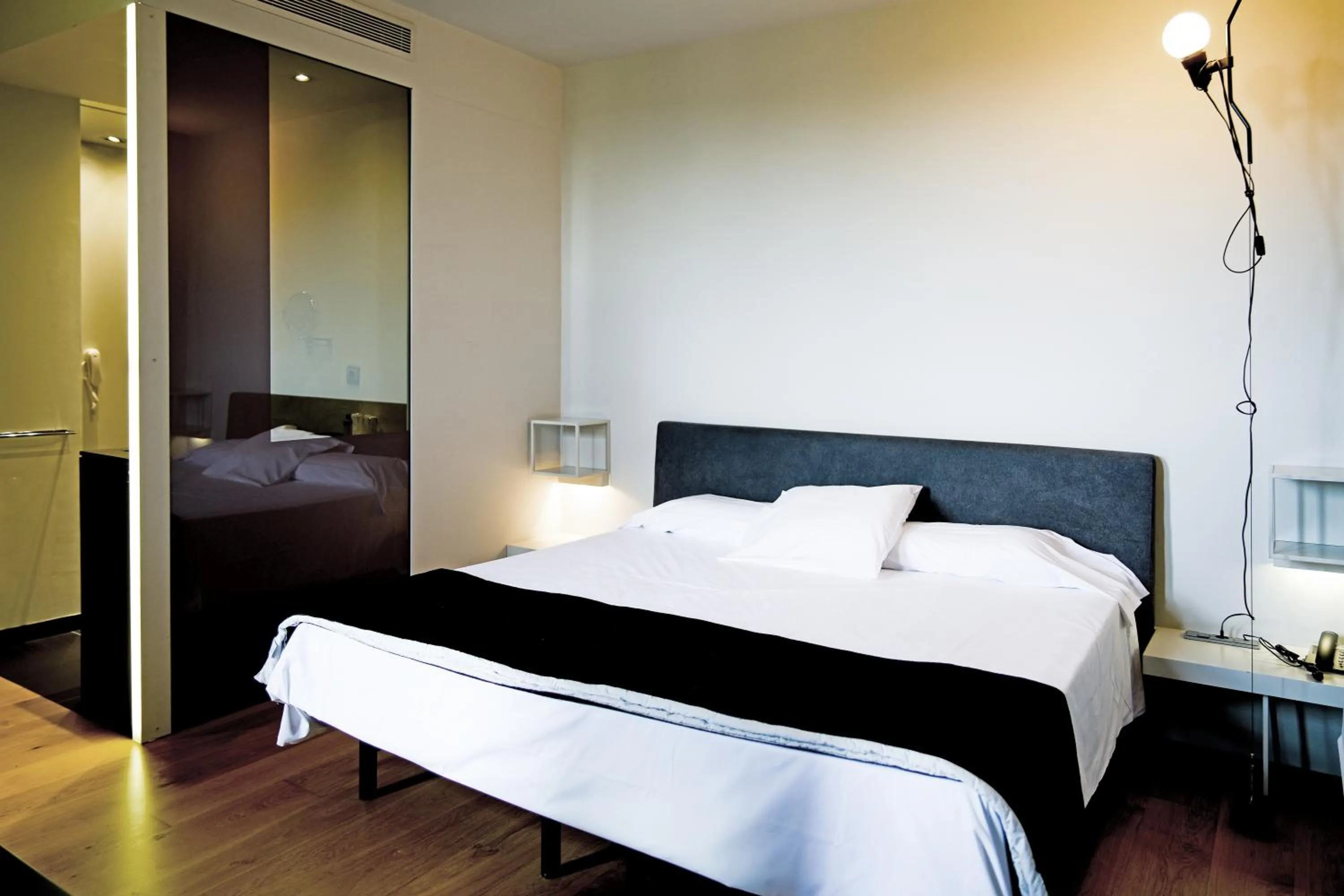 Bed in Blu Hotel Almansa