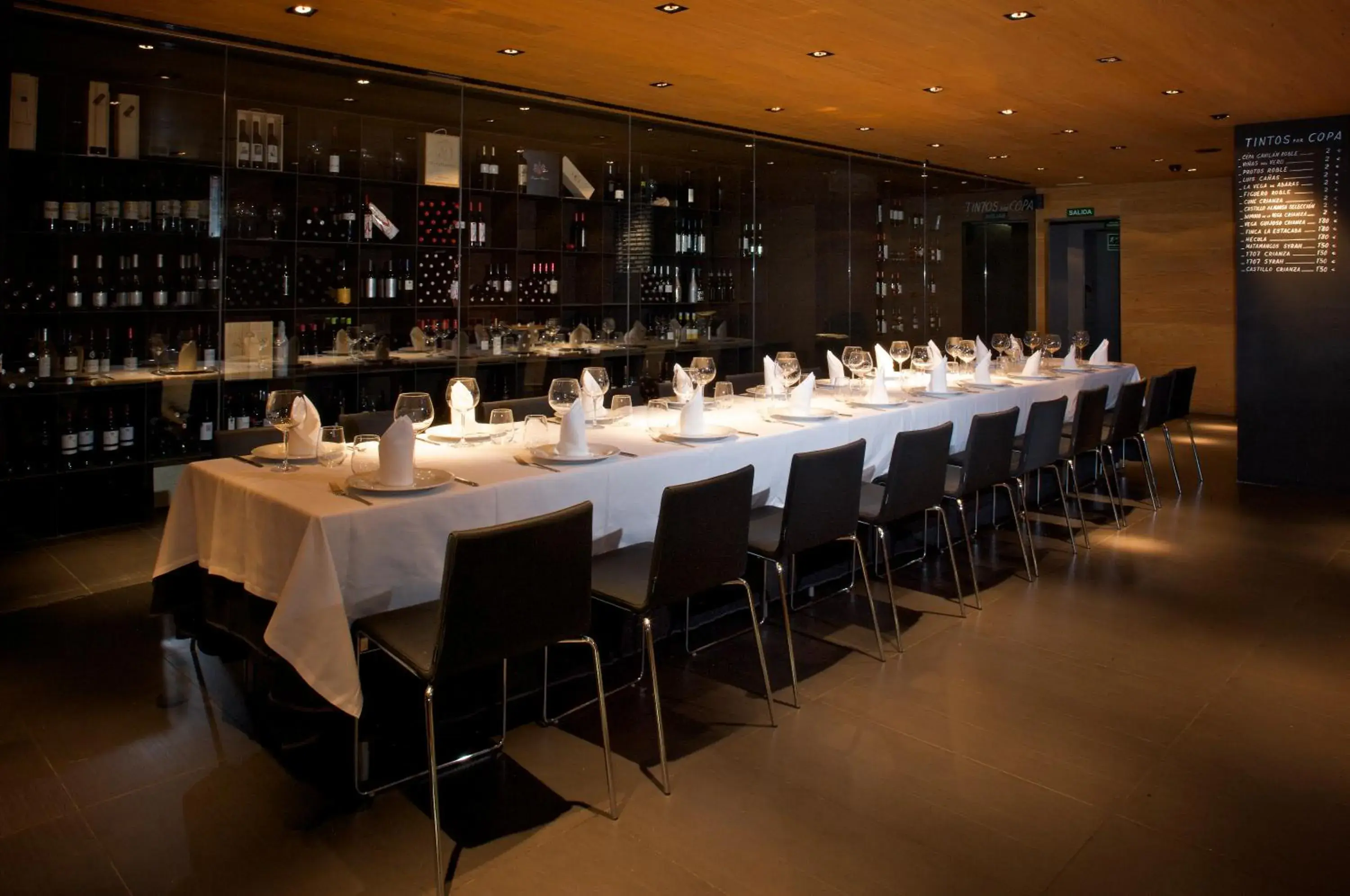 Restaurant/places to eat in Blu Hotel Almansa Restaurant/places to eat in Blu Hotel Almansa