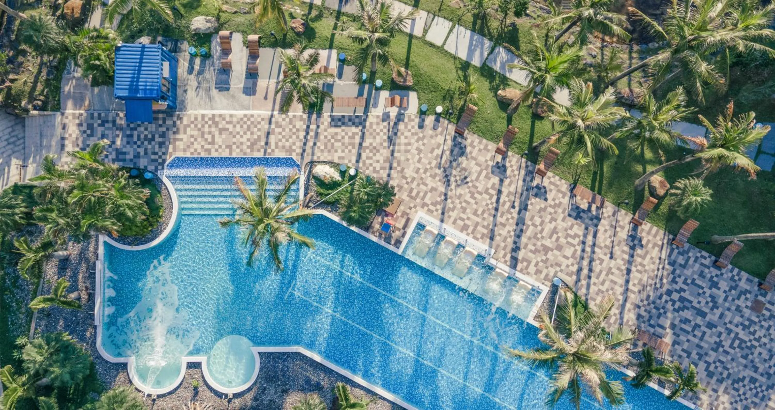 Swimming pool in The Archipelago