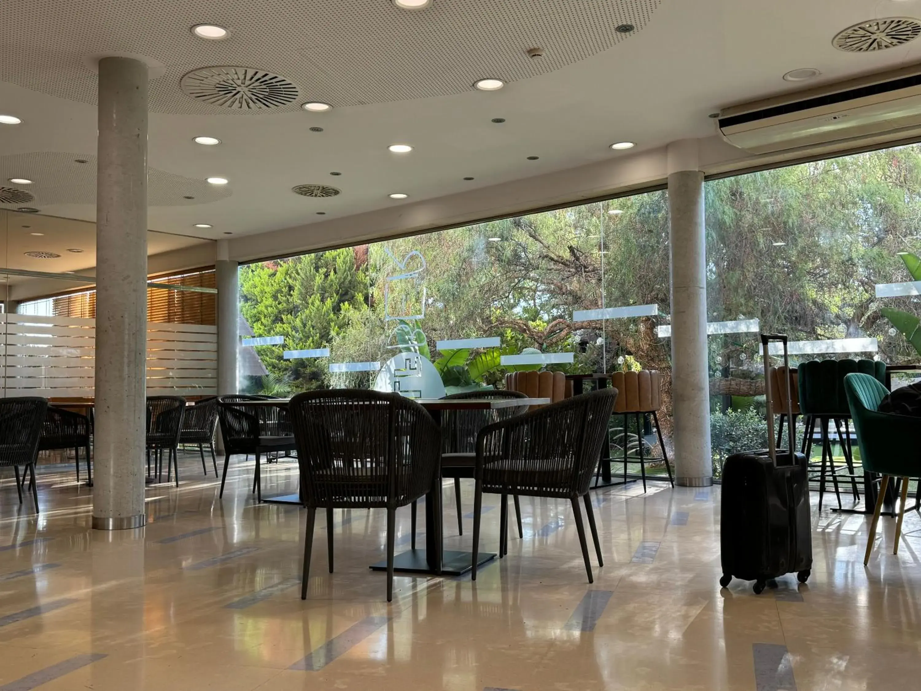 Restaurant/places to eat in Executive Sport Restaurant/places to eat in Executive Sport