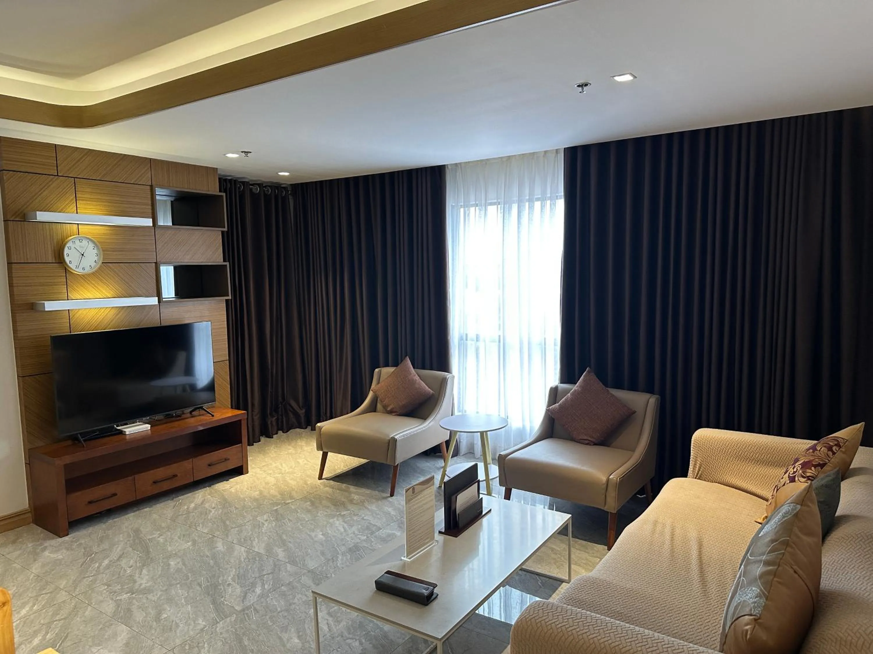 One Euphoria Luxe Hotel