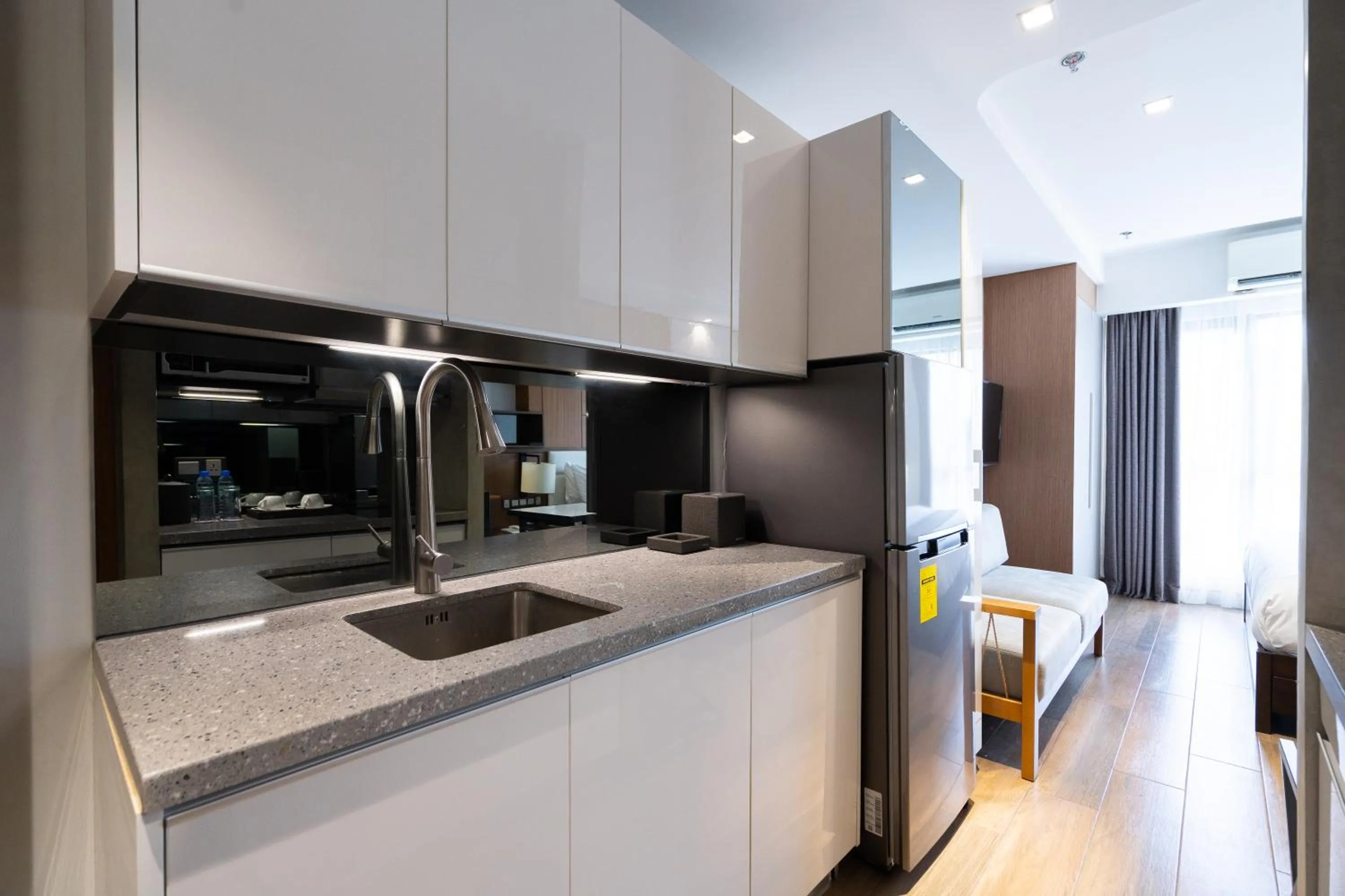 One Euphoria Luxe Hotel