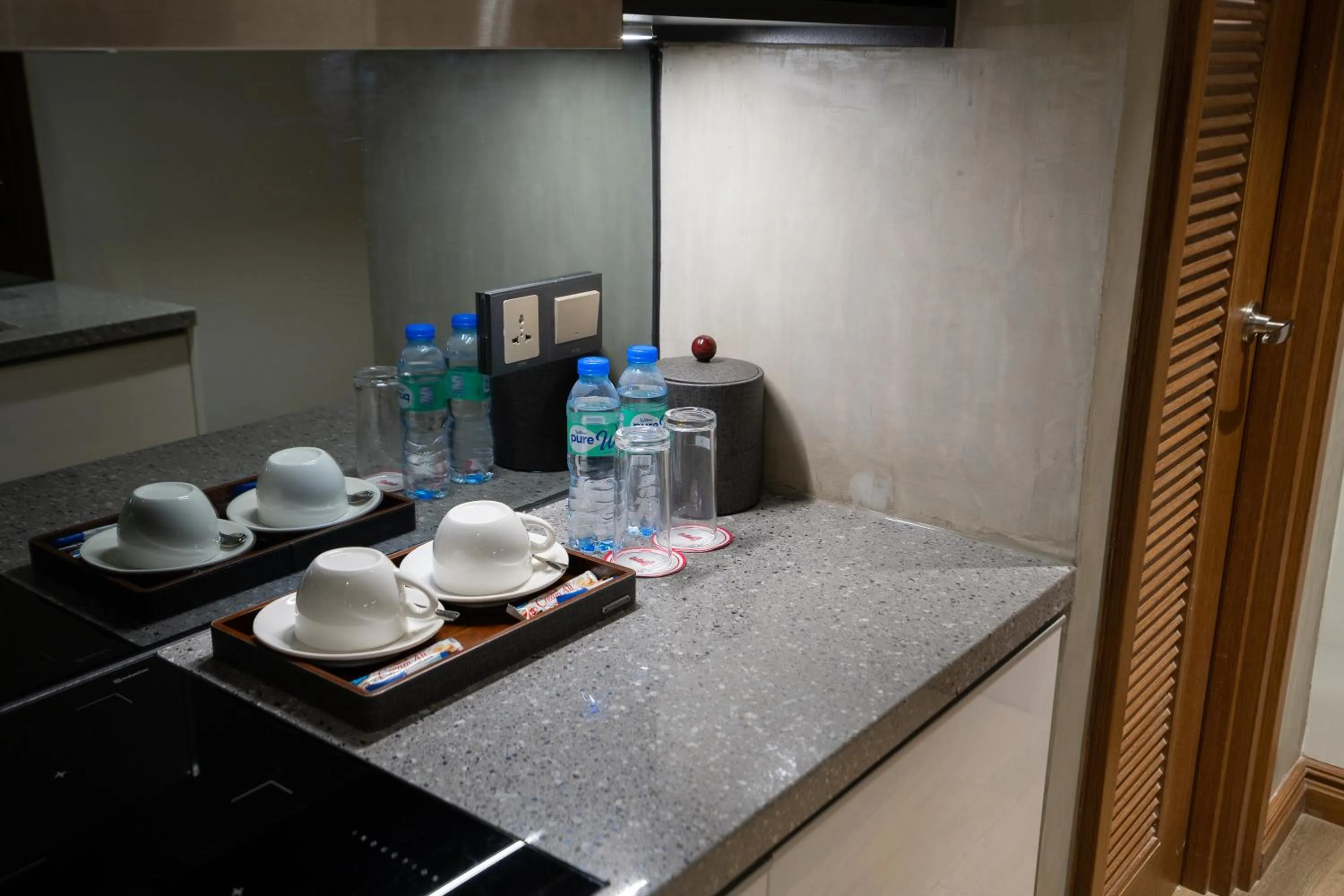 One Euphoria Luxe Hotel