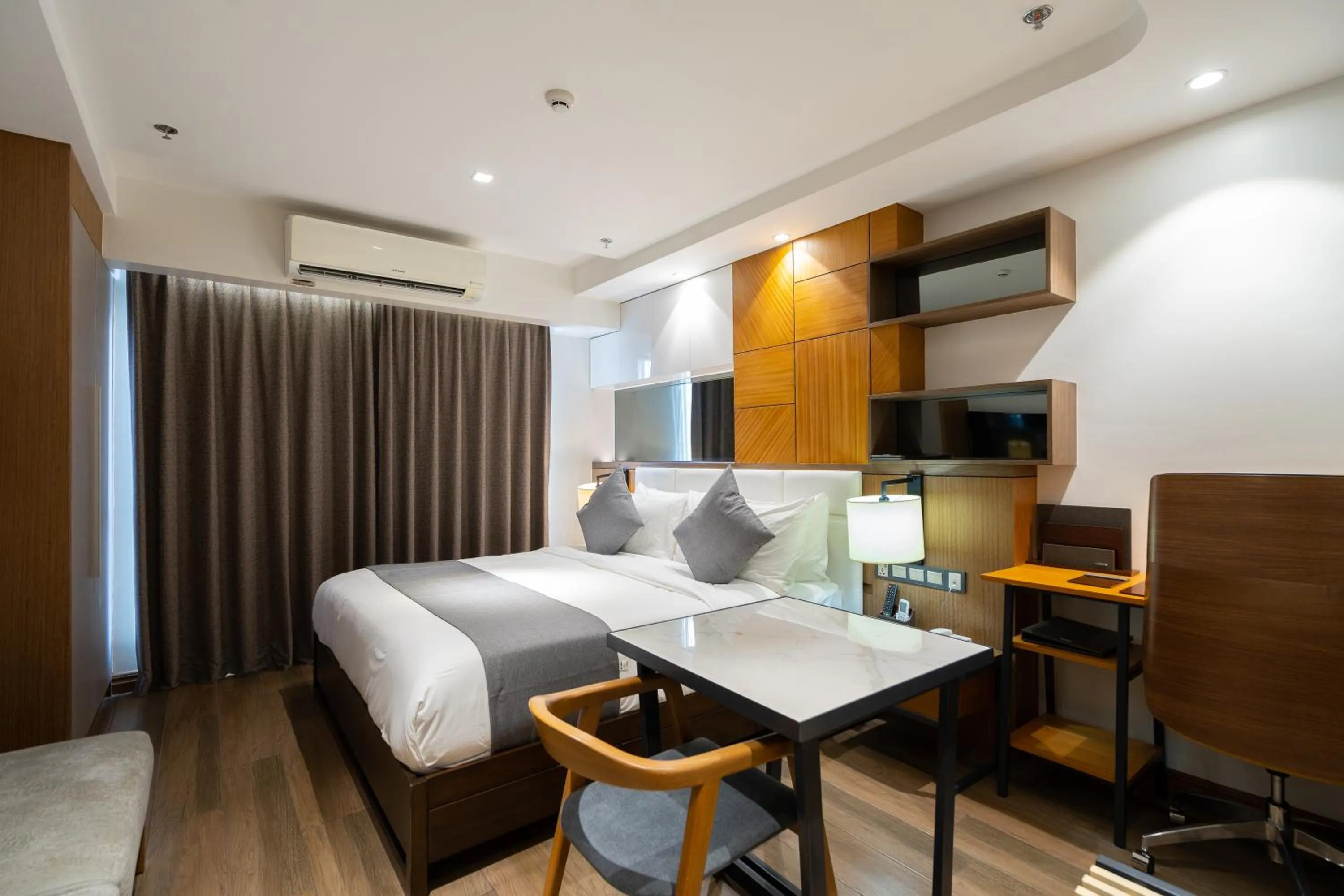 One Euphoria Luxe Hotel