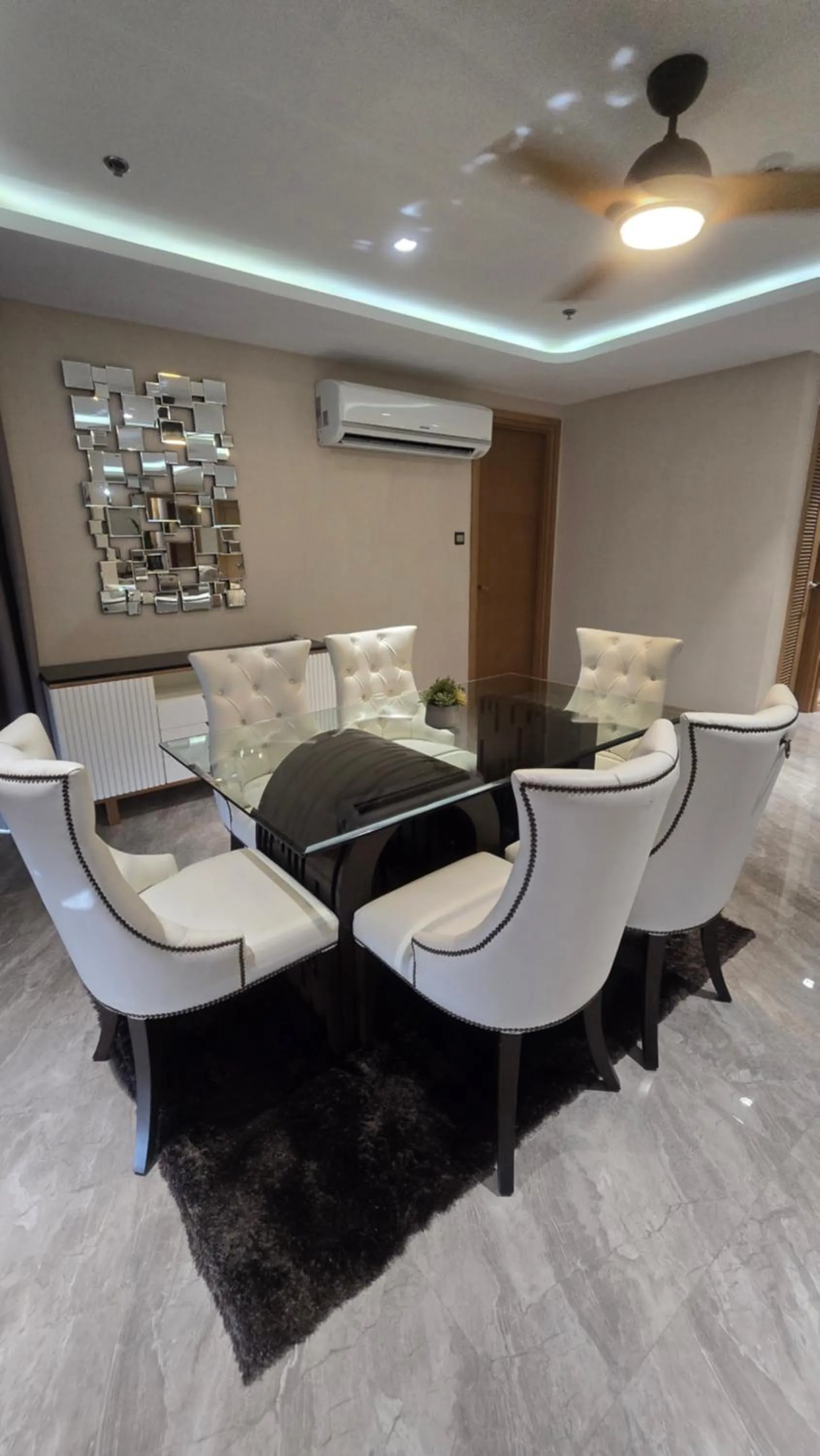 One Euphoria Luxe Hotel