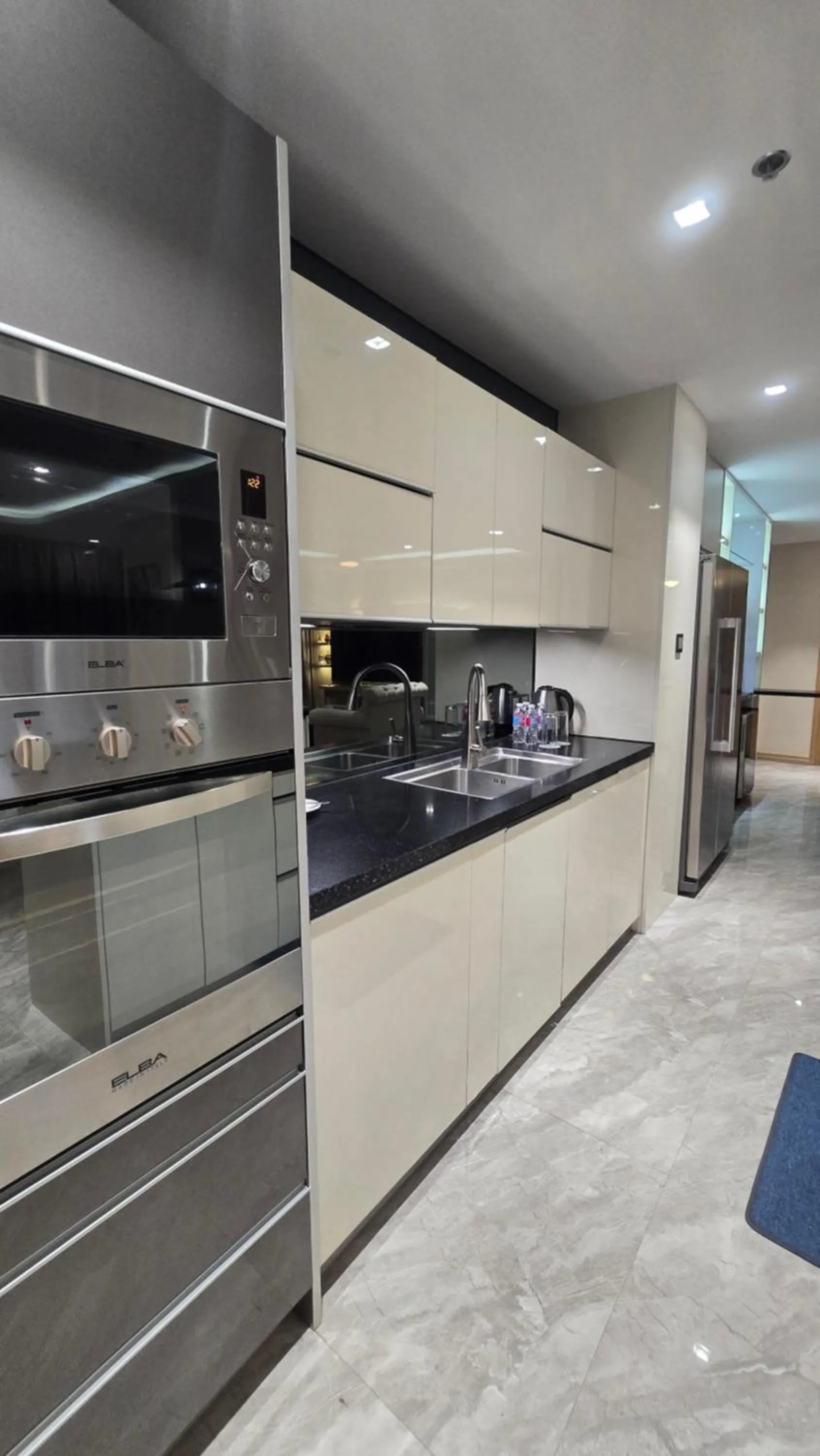 One Euphoria Luxe Hotel