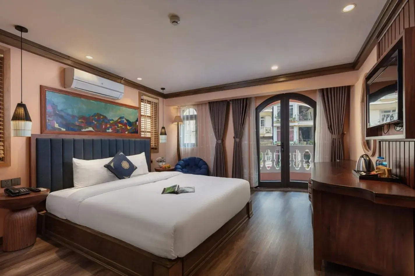 Deluxe Double or Twin Room with Balcony in HOTEL DE SAPA Deluxe Double or Twin Room with Balcony in HOTEL DE SAPA