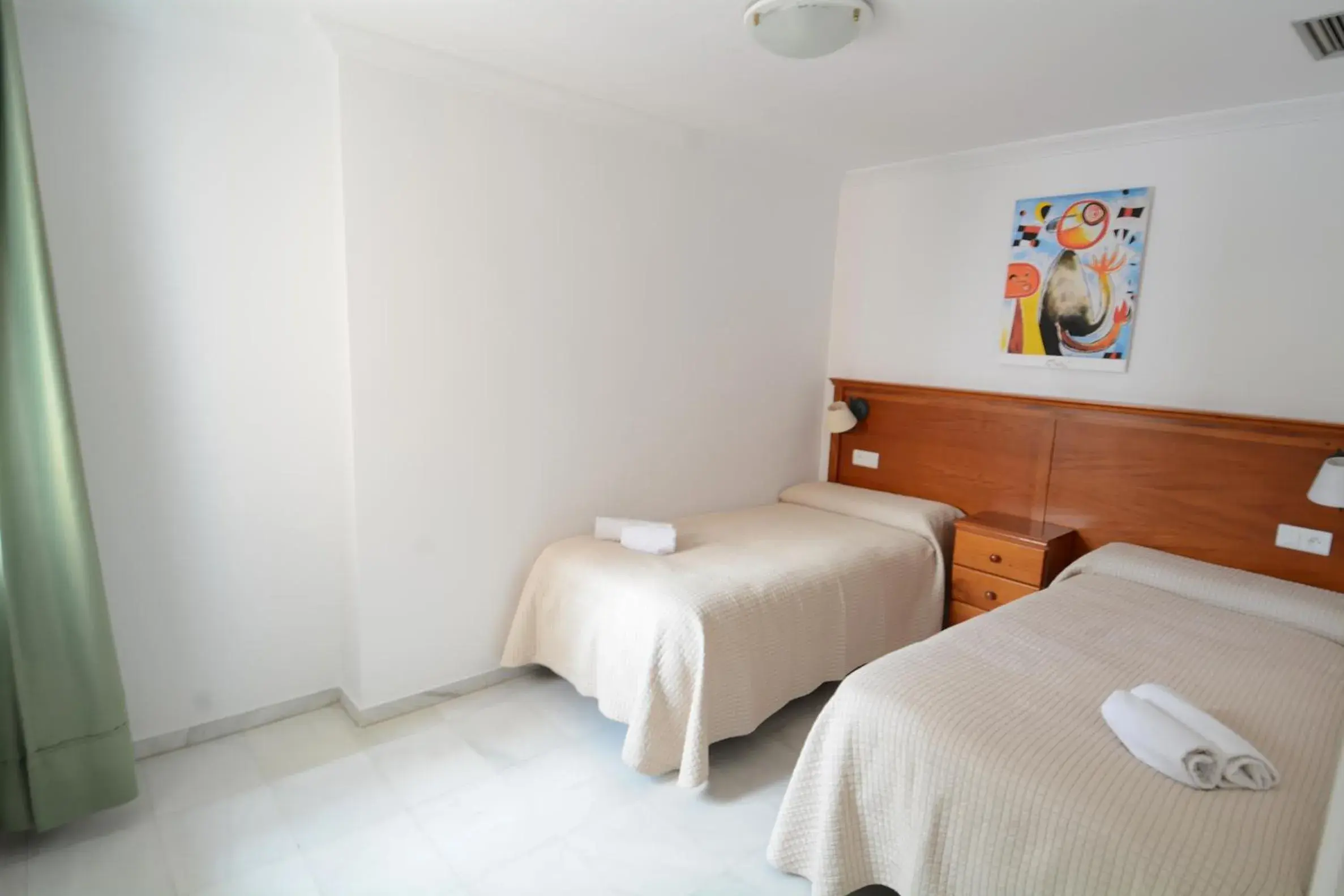 Bedroom, Bed in Apartamentos HC Burriana Playa Bedroom, Bed in Apartamentos HC Burriana Playa