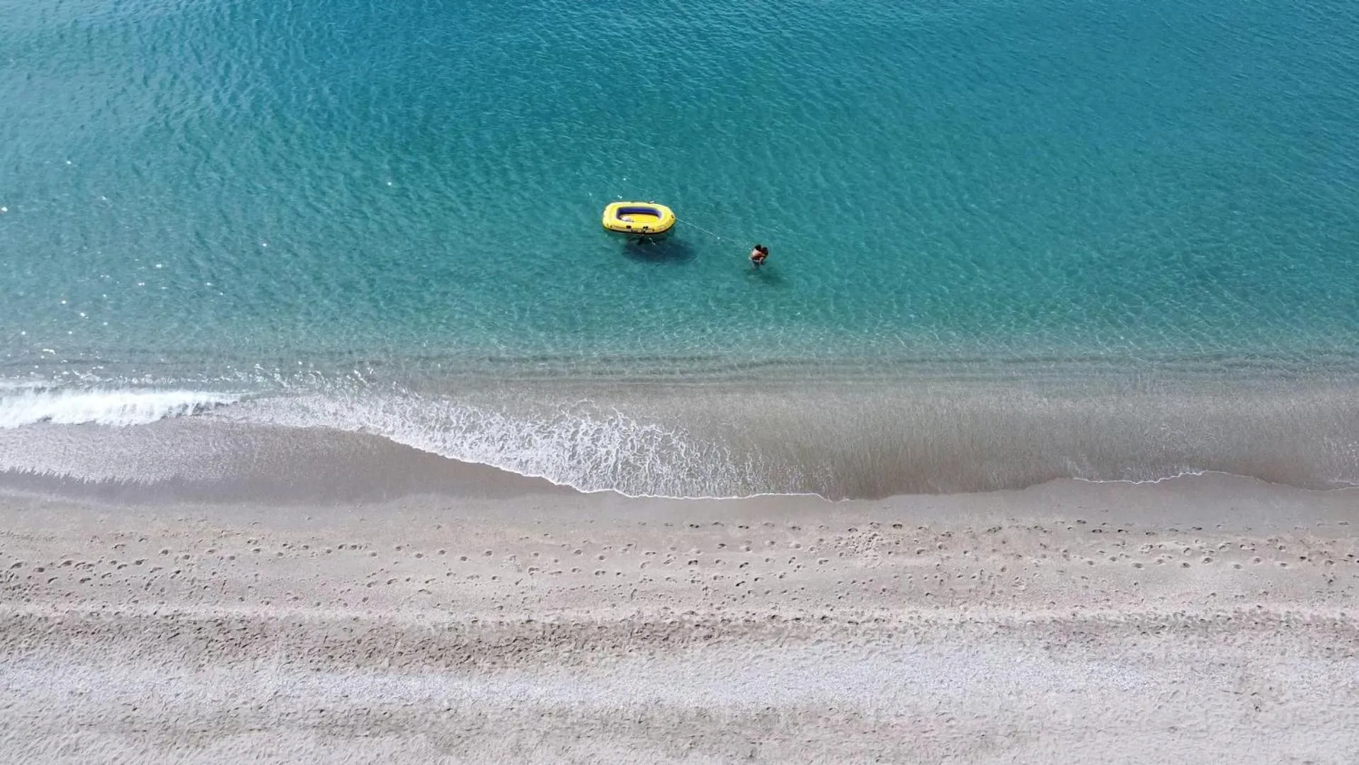 Beach in Apartamentos HC Burriana Playa