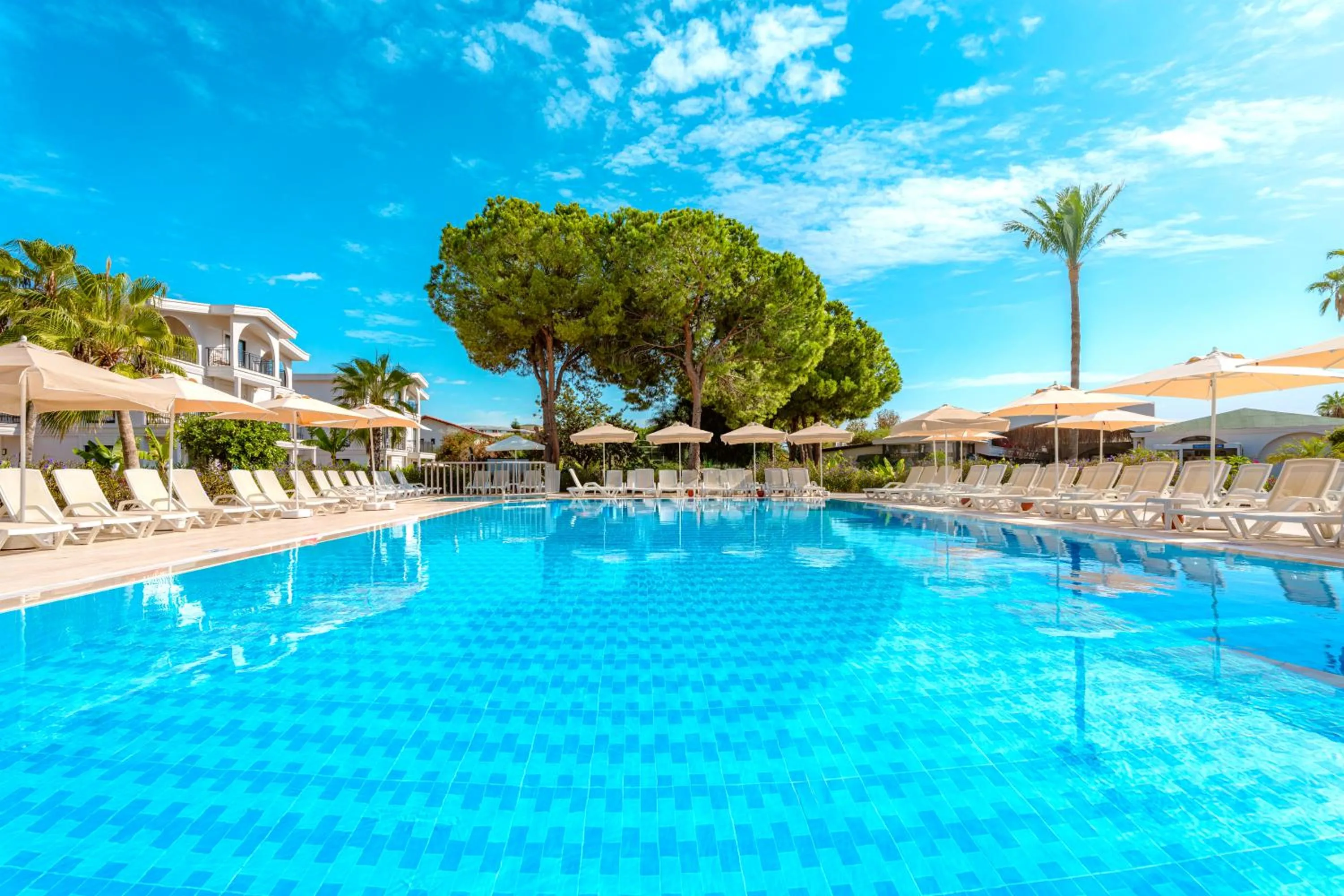 La Benata Beach Hotel