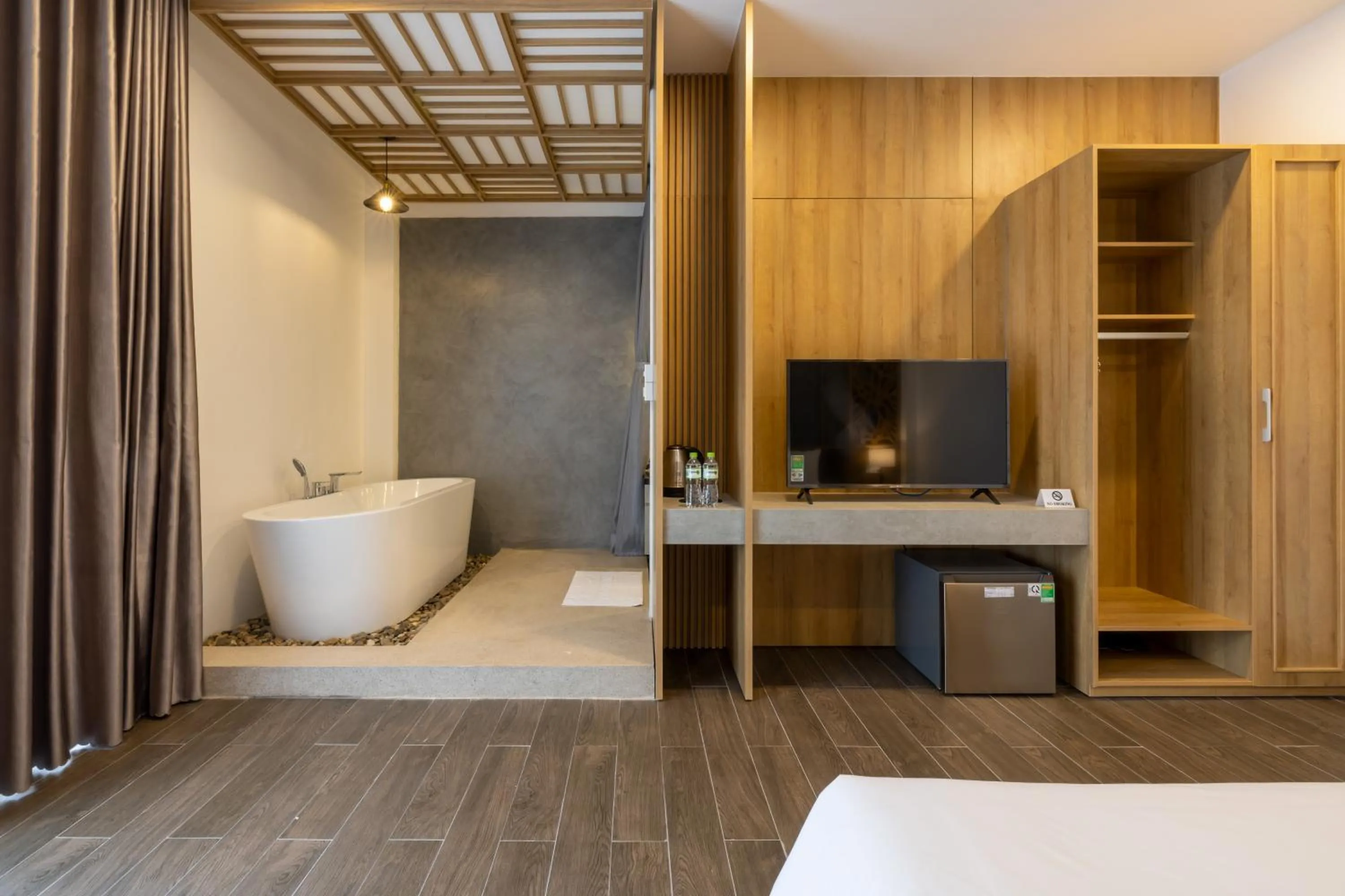 Bathroom, Bed in Moon Sun Boutique Villa Hotel