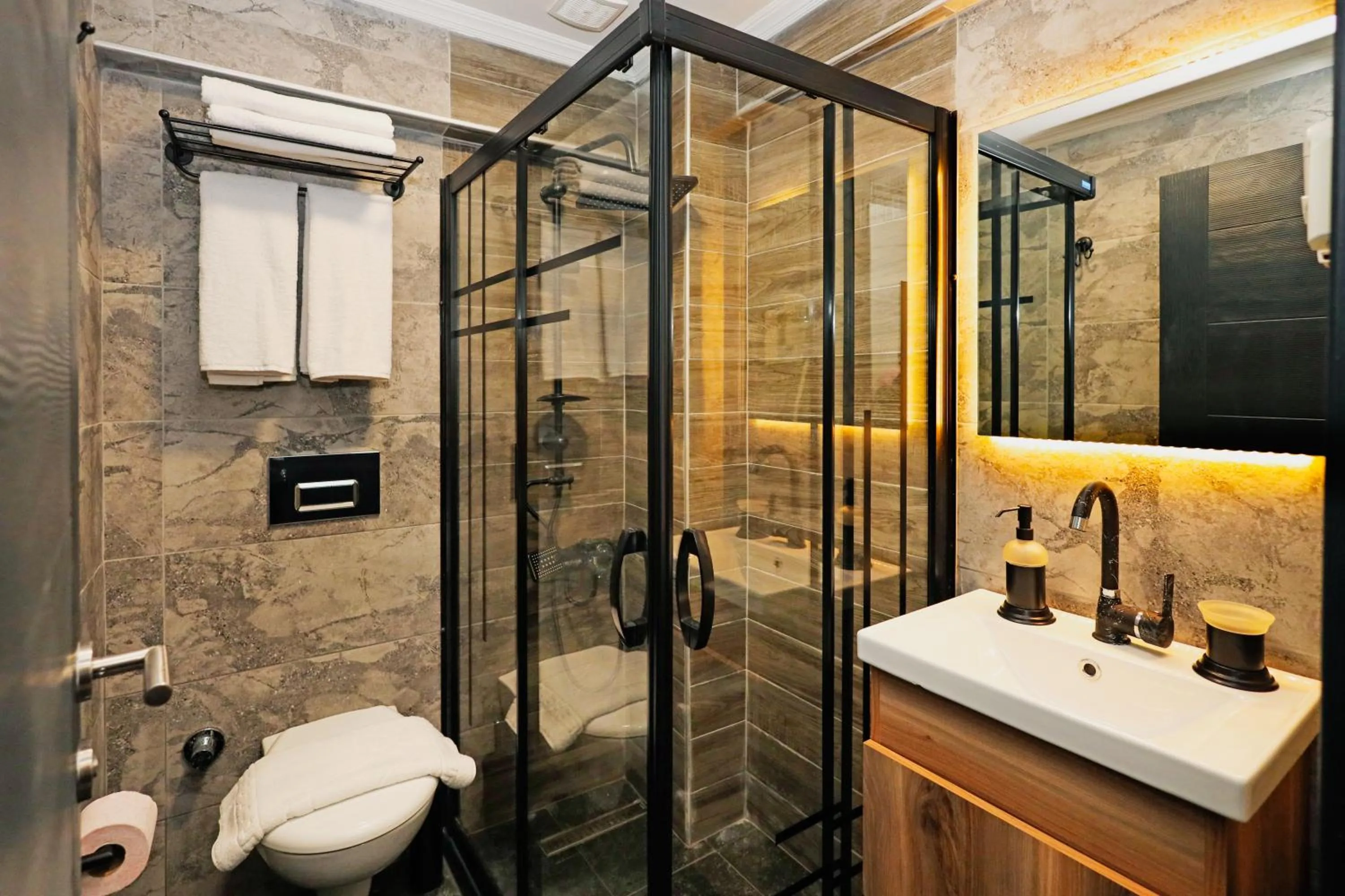 Shower in Galata Master Hotel