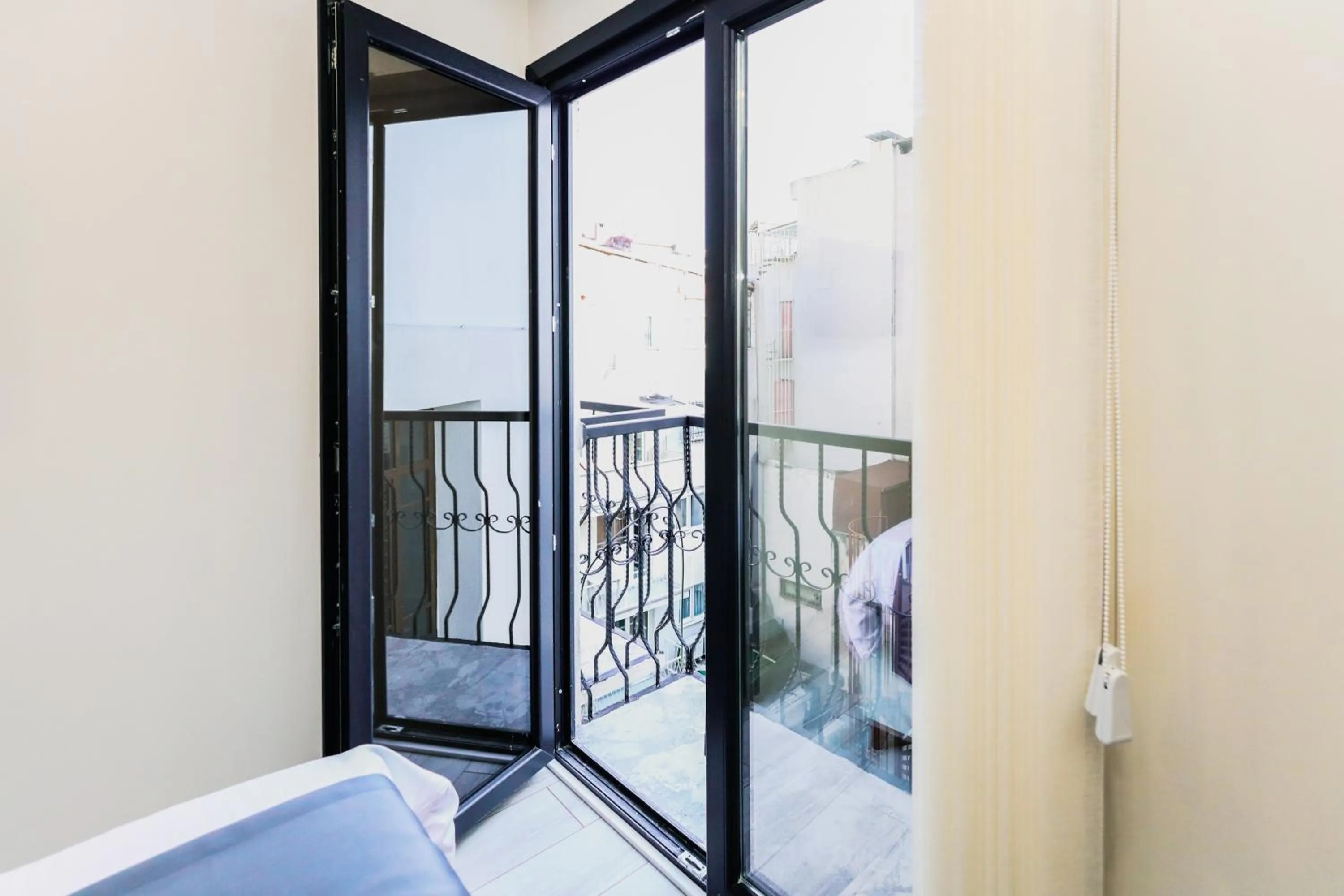 Balcony/Terrace, Bed in Galata Master Hotel