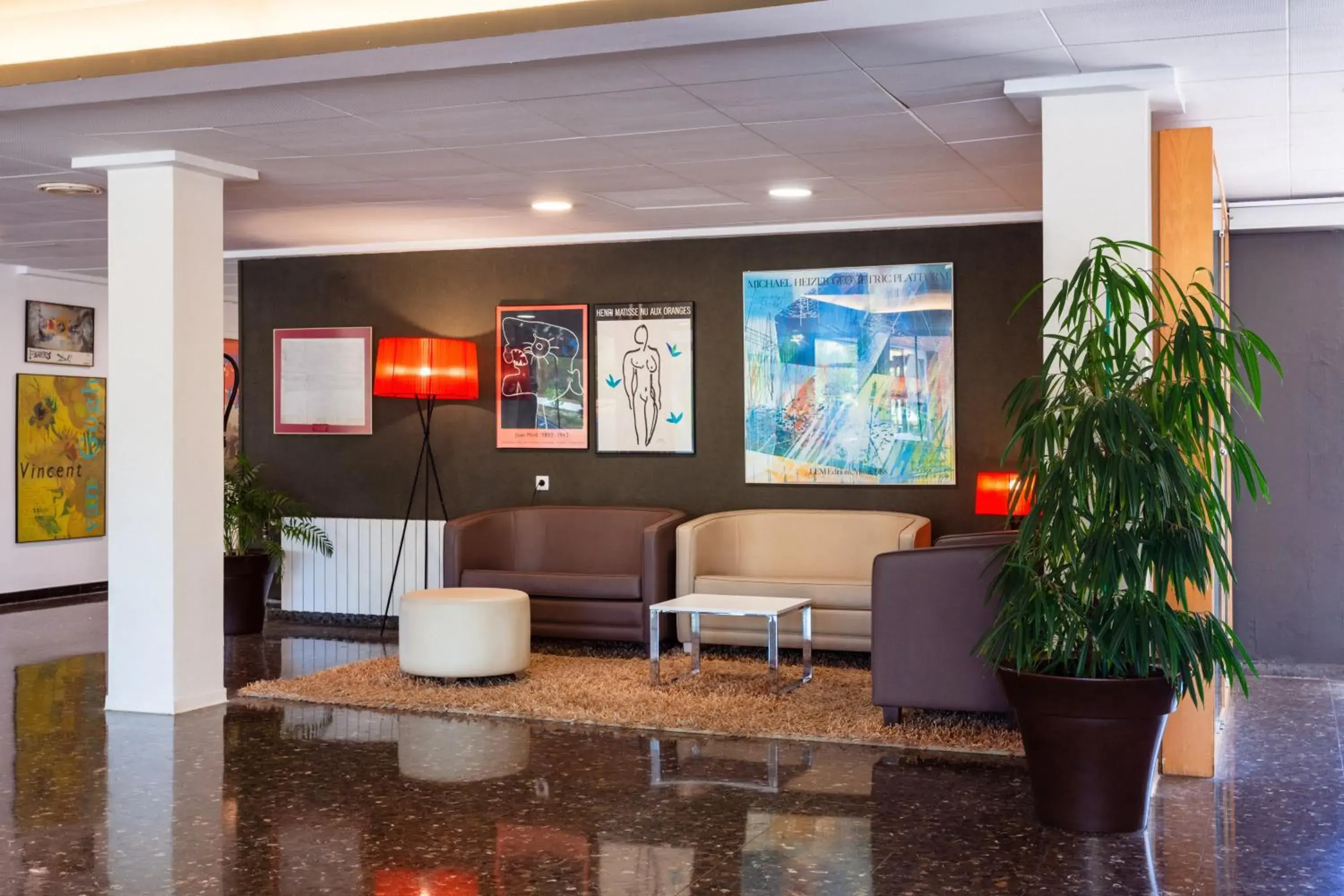 Lobby or reception in Checkin Montserrat Lobby or reception in Checkin Montserrat