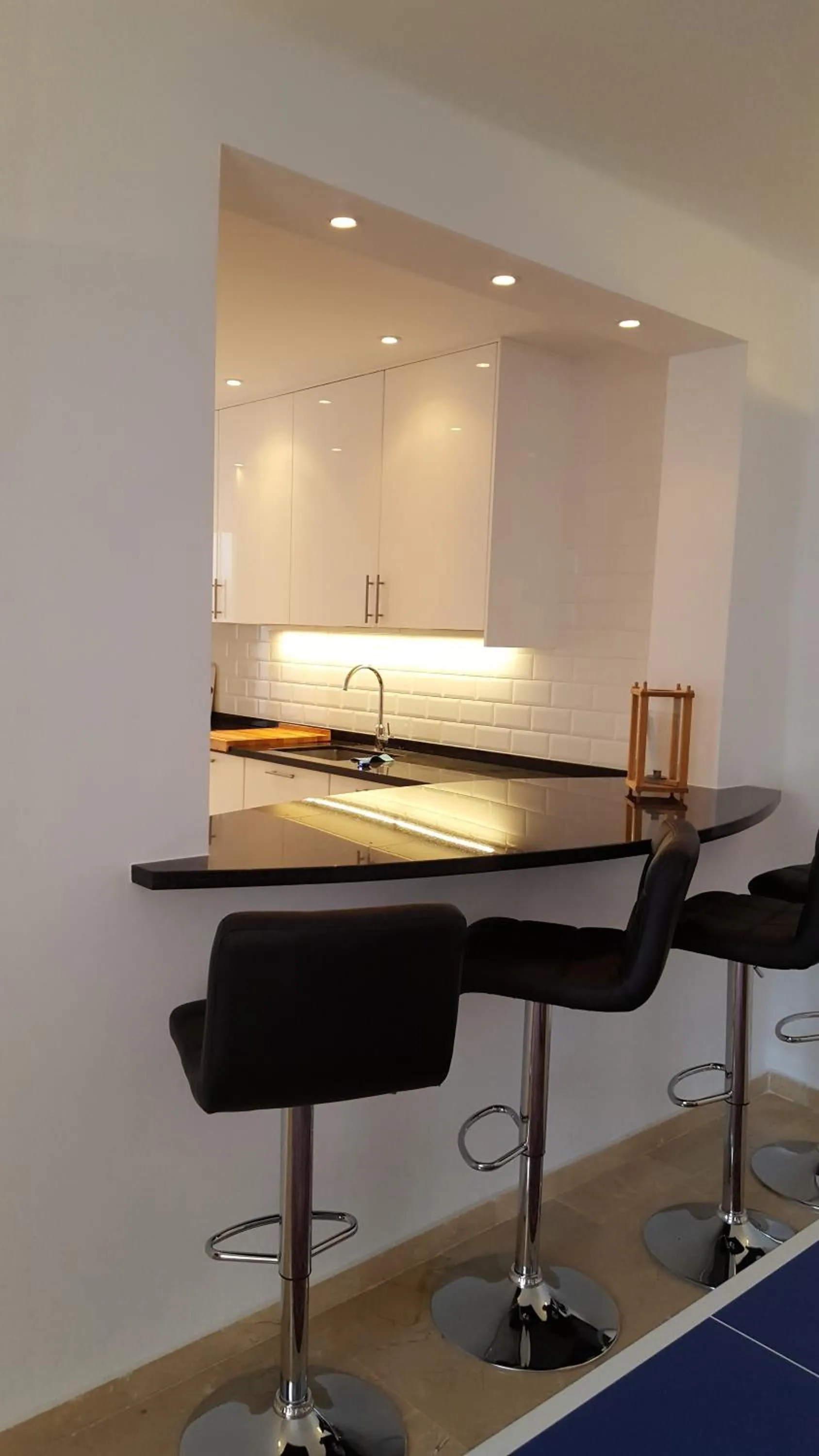 Decorative detail in El Capistrano Sur